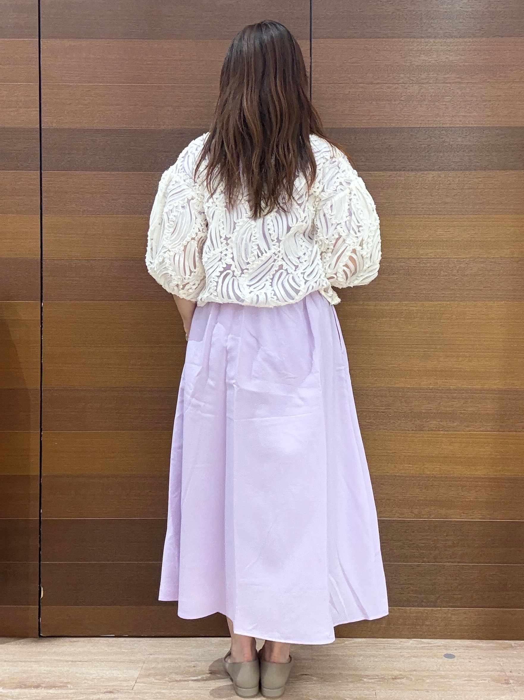 maichiさんの「OPAQUE.CLIP｜立体レースボリュームスリーブブラウス【洗える】」を使ったコーディネート