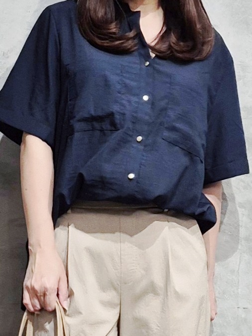 ひさえさんの「THE SHOP TK｜【M-XL/さりげなく二の腕カバー】5分袖Wポケットシャツ」を使ったコーディネート