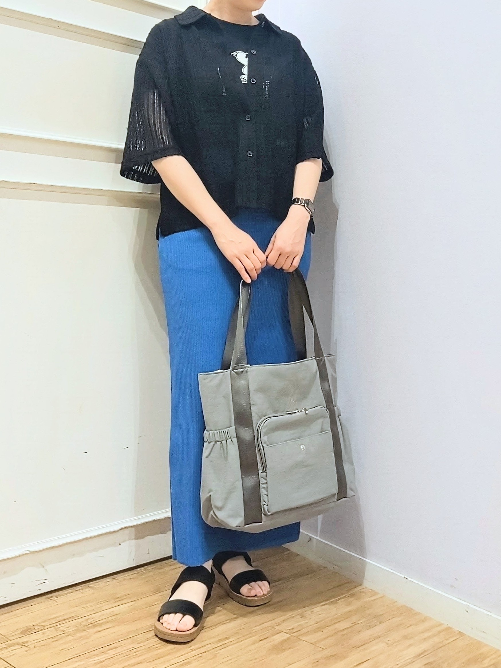 miomioさんの「SHOO･LA･RUE｜【洗濯機可/S-LL】軽やかで涼しげな 透かしレース風前開きシャツ」を使ったコーディネート