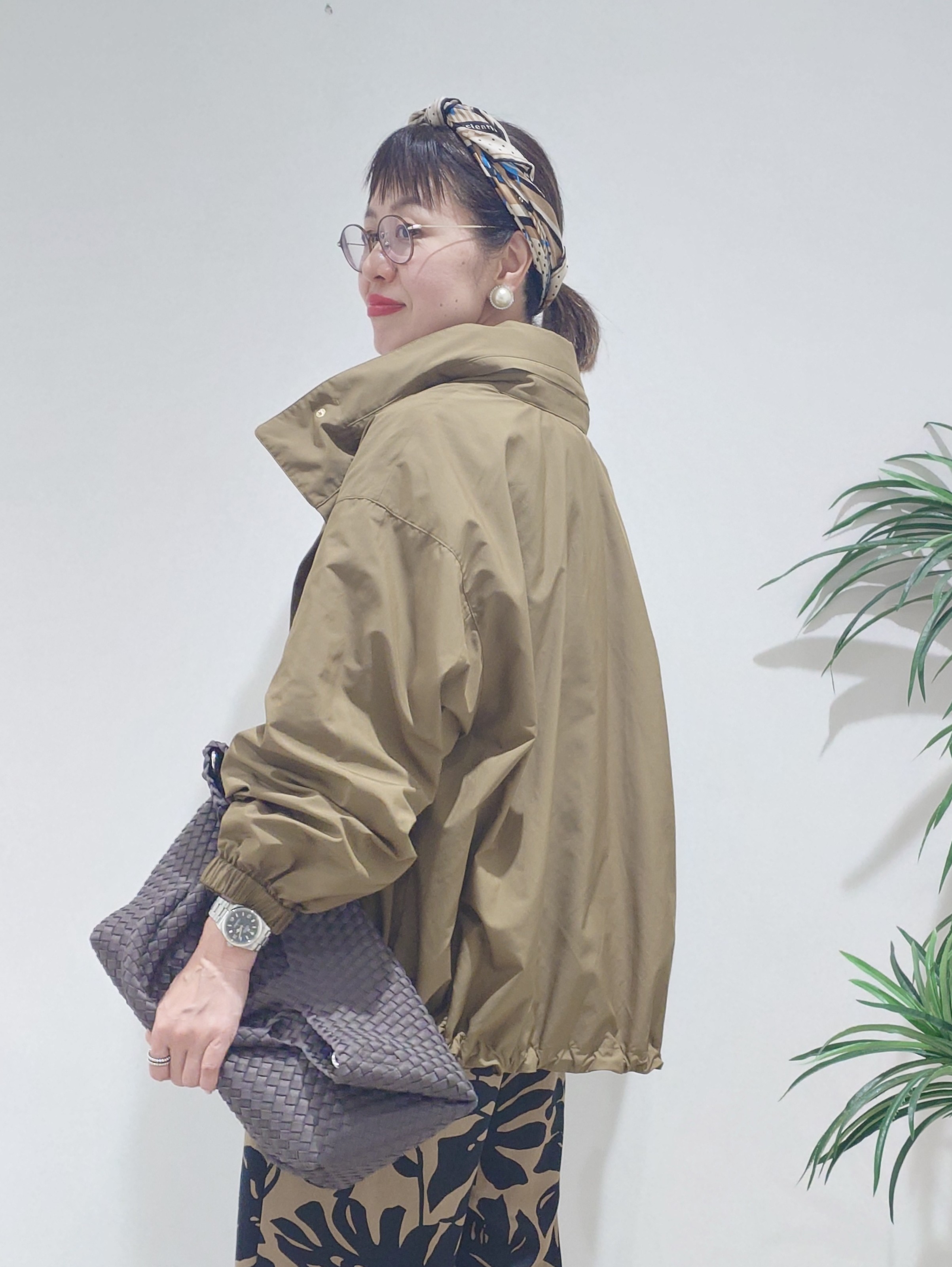 MUTSUKOさんの「UNTITLED｜【ウエストゴム】リーフプリントワイドパンツ」を使ったコーディネート