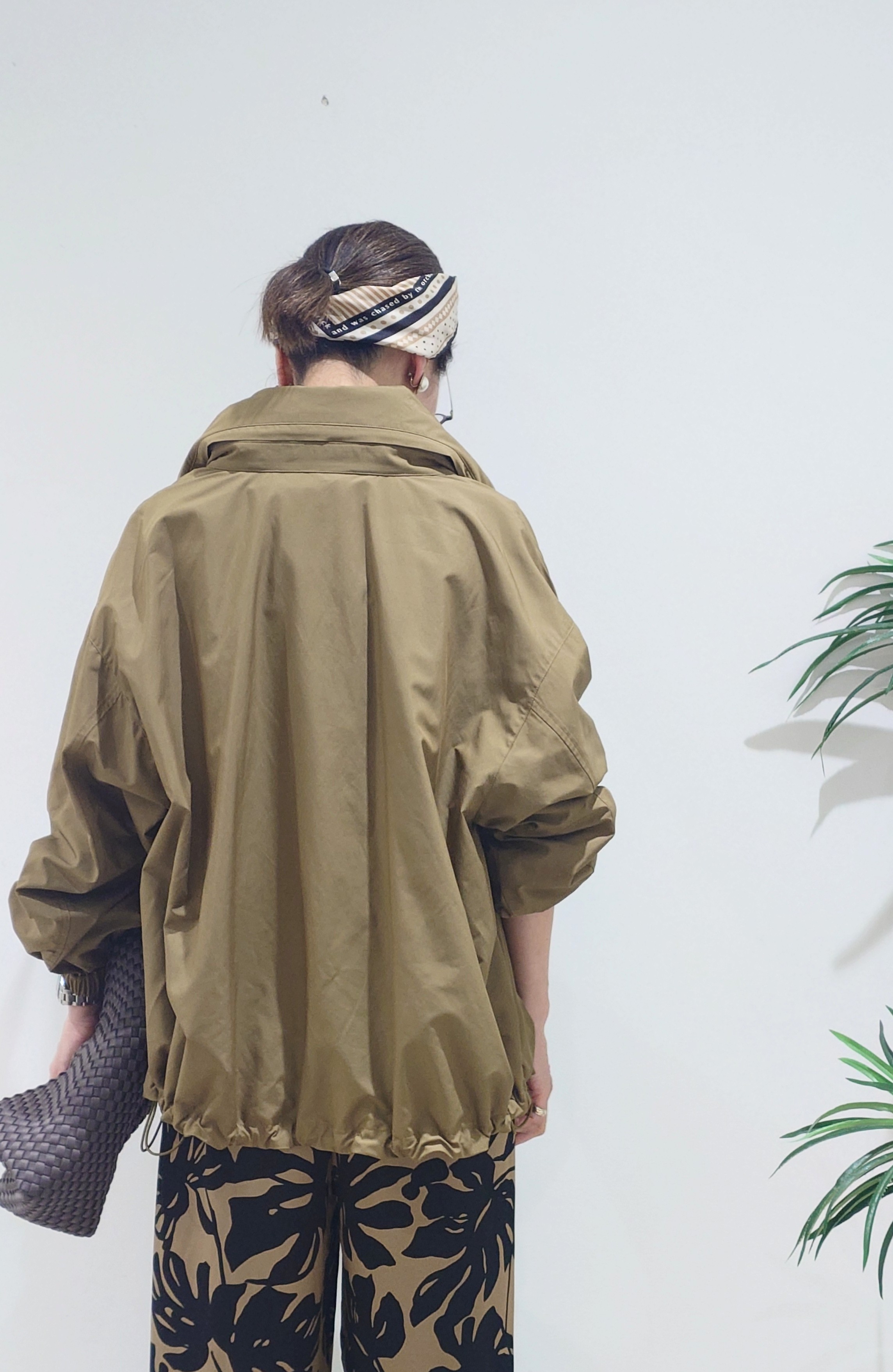 MUTSUKOさんの「UNTITLED｜【ウエストゴム】リーフプリントワイドパンツ」を使ったコーディネート