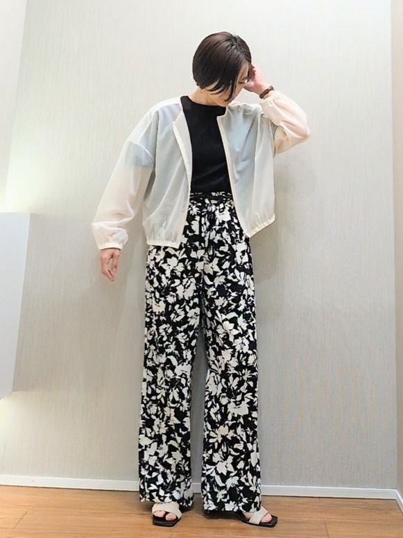 ミズタさんの「UNTITLED｜トリコットシアーブラウス」を使ったコーディネート