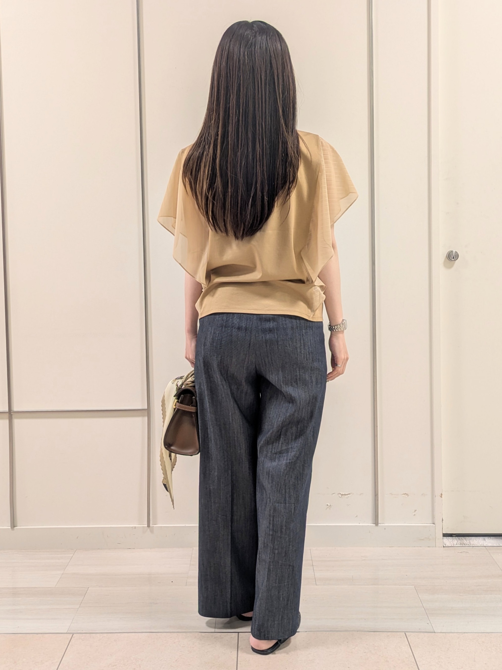 mikiさんの「COUP DE CHANCE｜【手洗い可／日本製】フレンチシアーカットソー」を使ったコーディネート