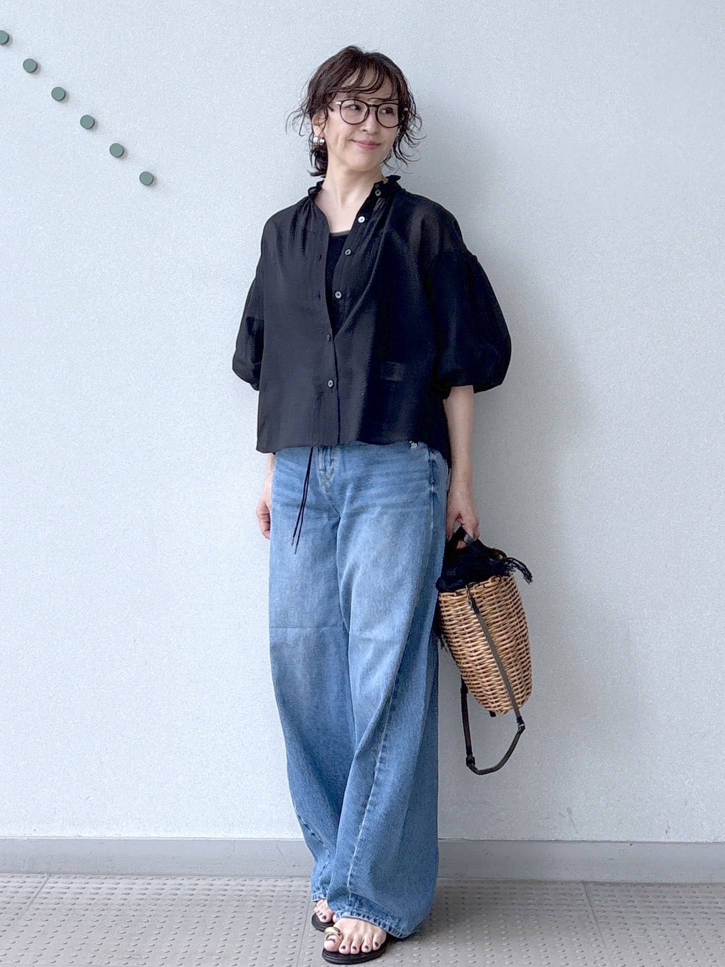 kawamuraさんの「DRESSTERIOR｜【1枚で着映え/ウォッシャブル】スタンドフリルボリュームスリーブブラウス」を使ったコーディネート
