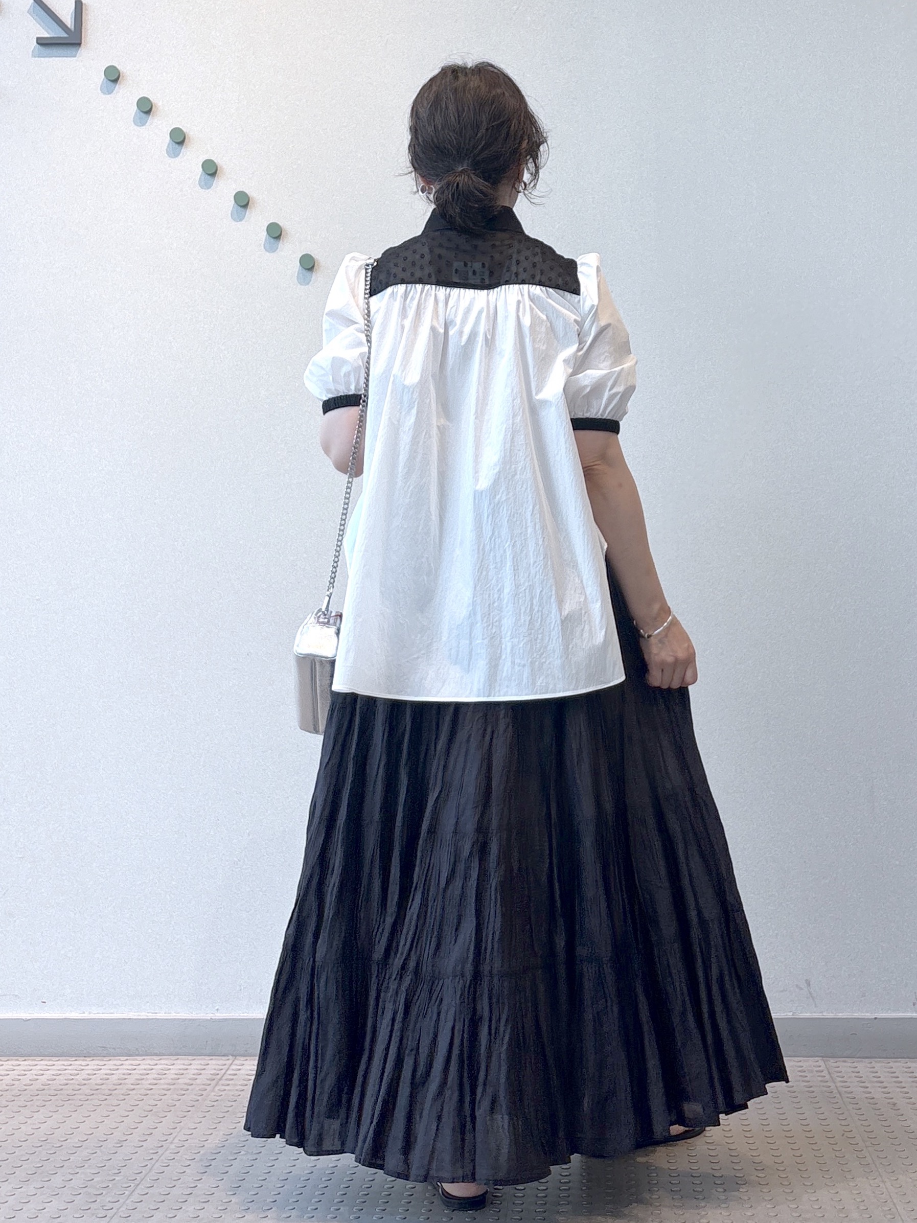 kawamuraさんの「DRESSTERIOR｜【着映え】パフスリーブ ブザムブラウス」を使ったコーディネート