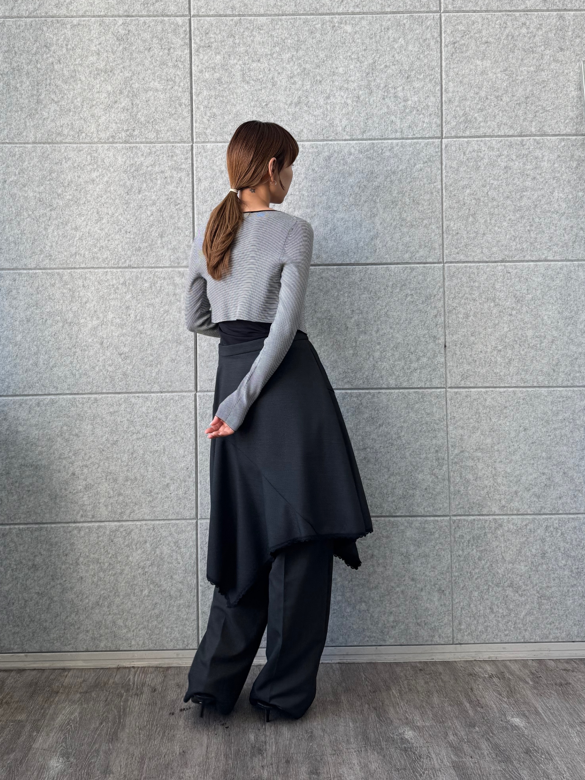 designer yukaさんの「CODE A｜asymmetric lace hem skirt」を使ったコーディネート
