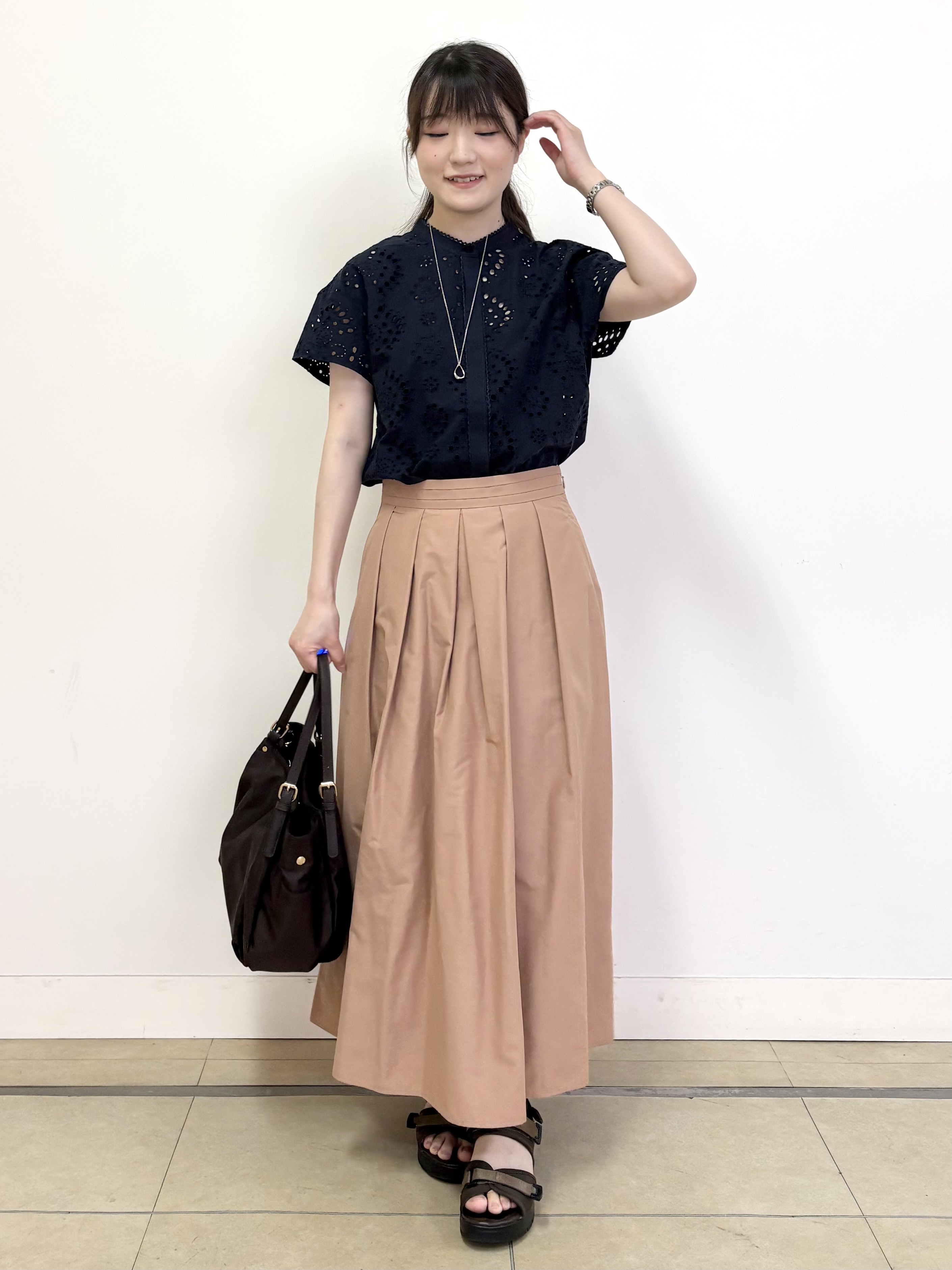 mikiさんの「Reflect｜【通勤◎】カットワーク刺繍レース シャツブラウス」を使ったコーディネート
