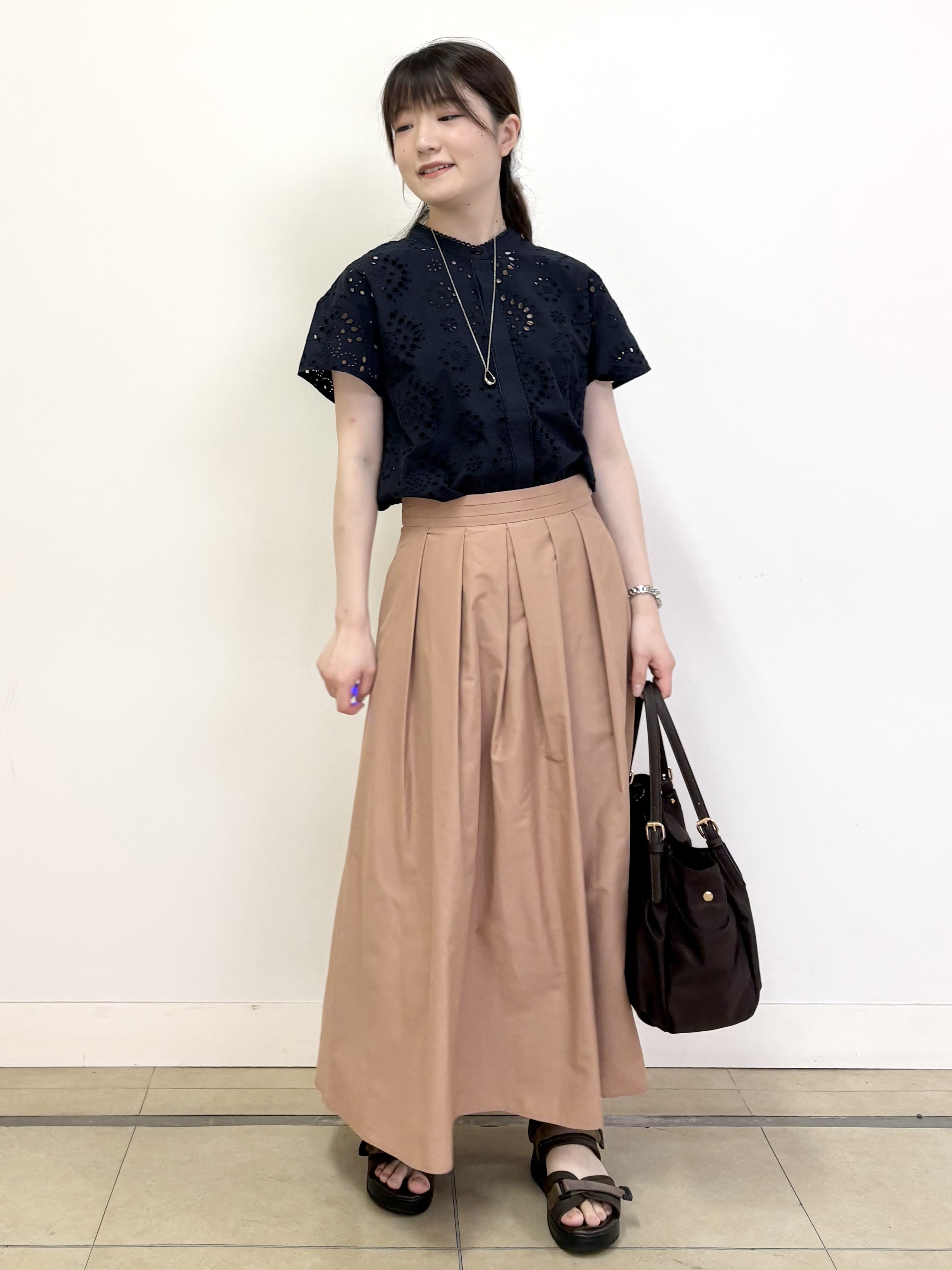 mikiさんの「Reflect｜【通勤◎】カットワーク刺繍レース シャツブラウス」を使ったコーディネート