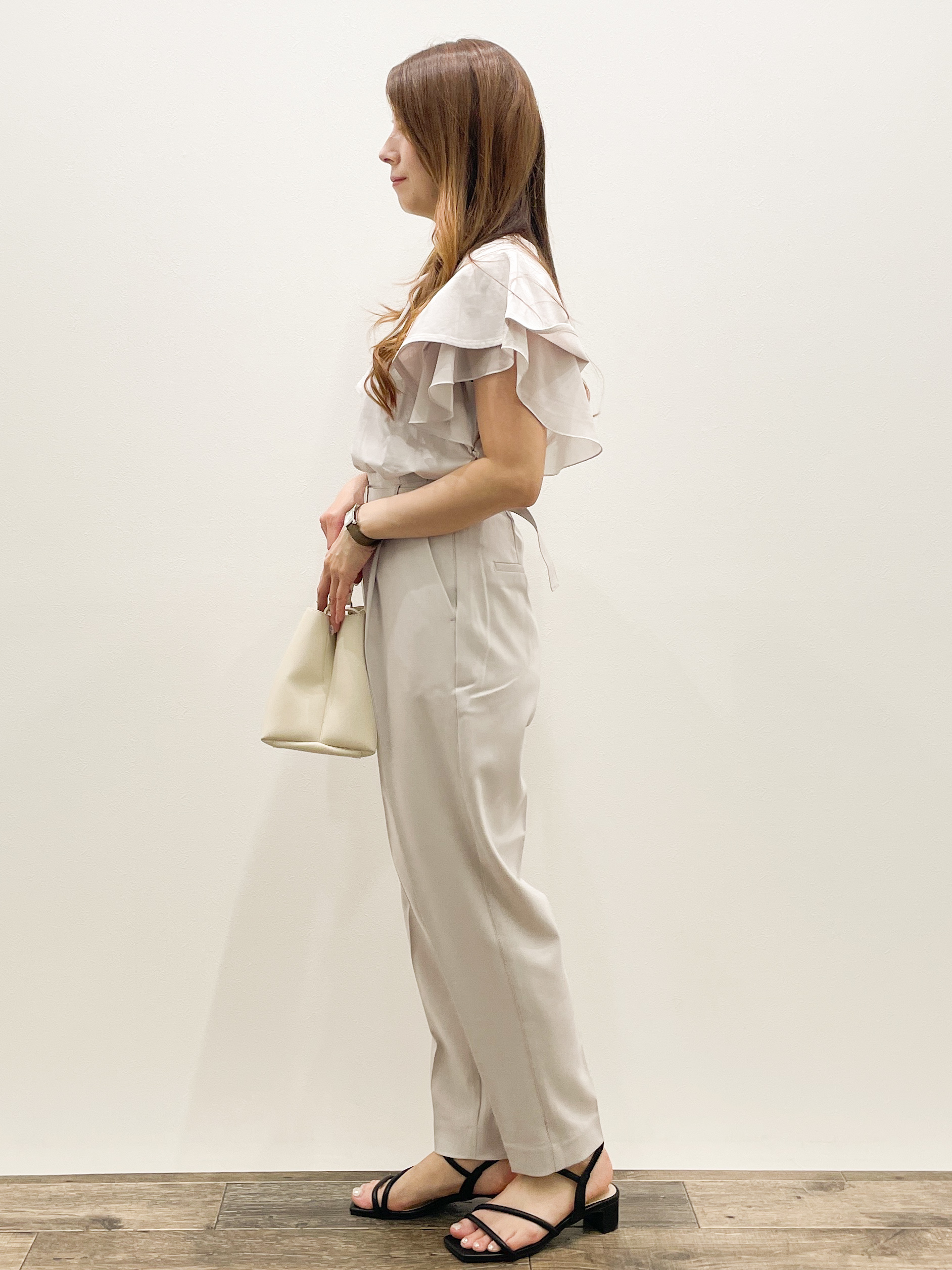 Asukaさんの「OPAQUE.CLIP｜【接触冷感／UVケア】シフォンフリルドッキングトップス《洗濯機OK》」を使ったコーディネート