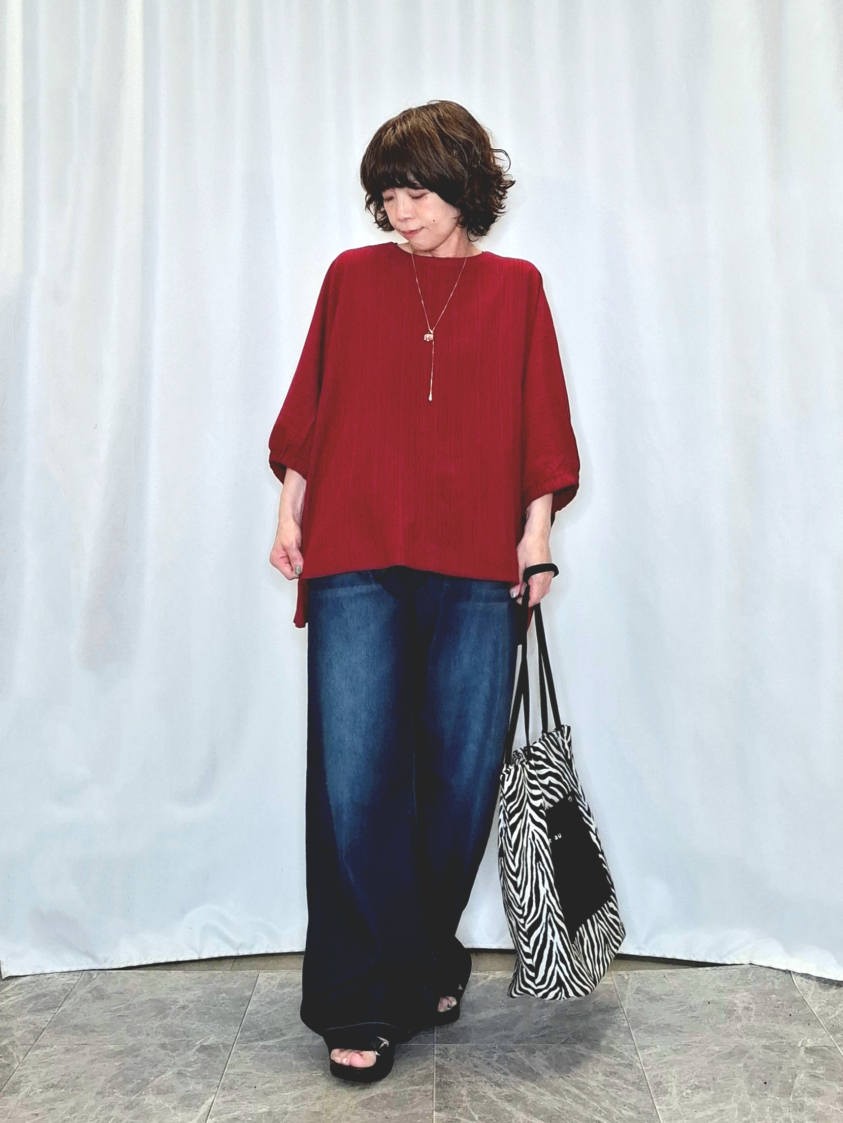 ぬーさんの「SHOO･LA･RUE｜【インせず着られる/洗濯後しわになりにくい】しぼしぼドルマンブラウス」を使ったコーディネート