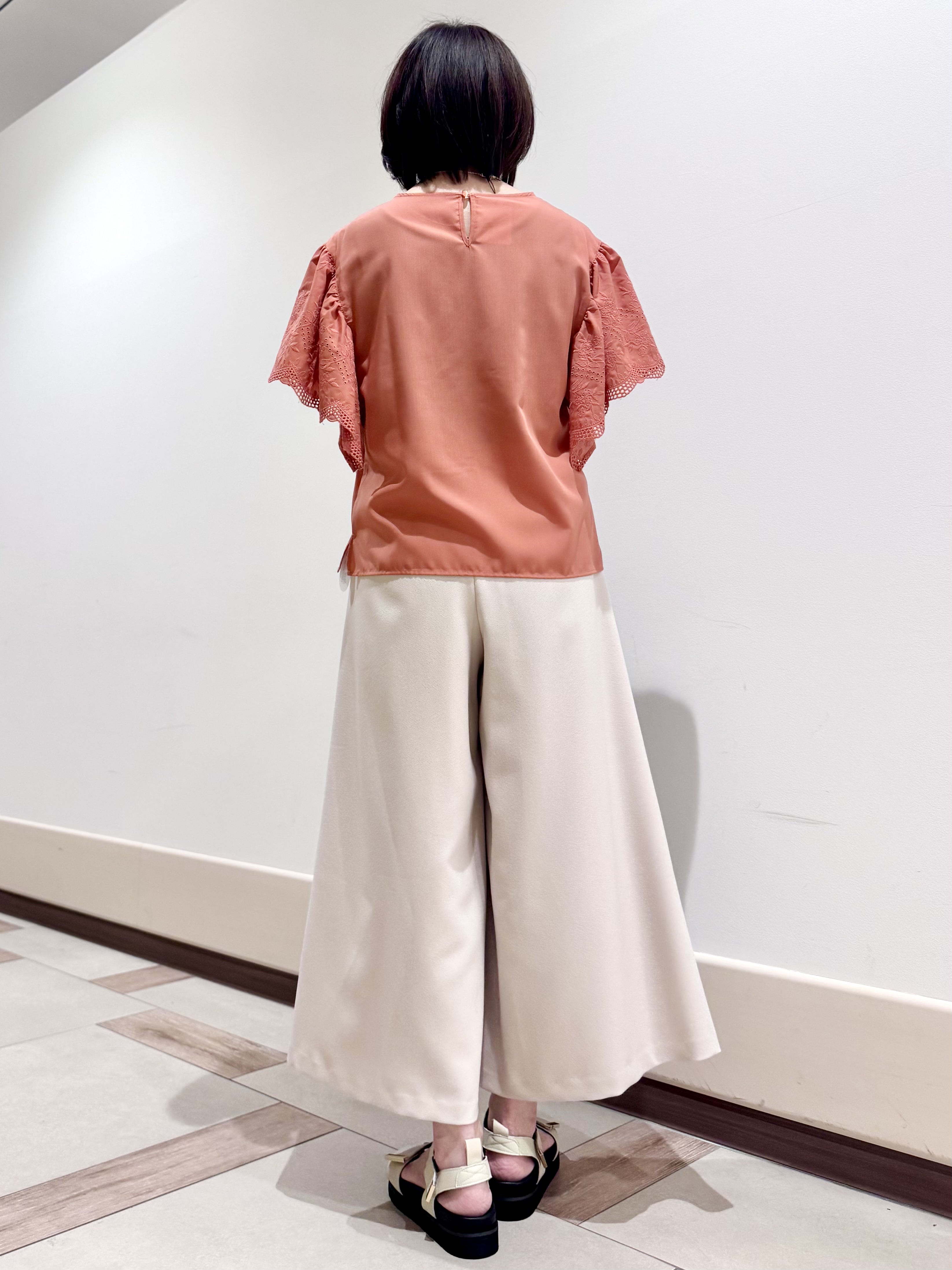 kaeさんの「Reflect｜【通勤◎】スカラップレーススリーブ ブラウス」を使ったコーディネート