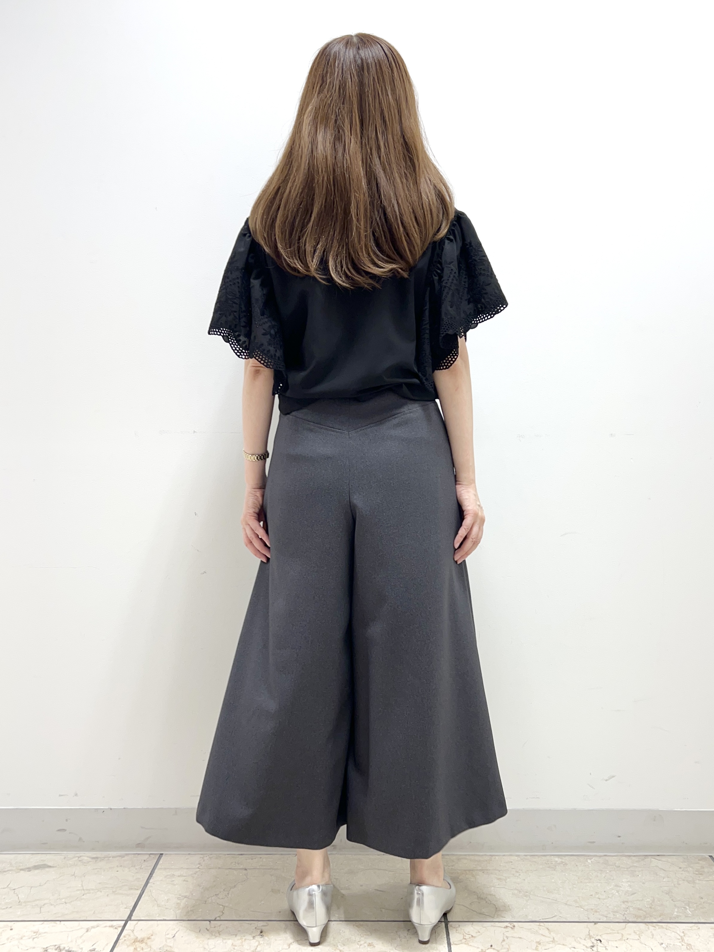 yuさんの「Reflect｜【通勤◎】スカラップレーススリーブ ブラウス」を使ったコーディネート