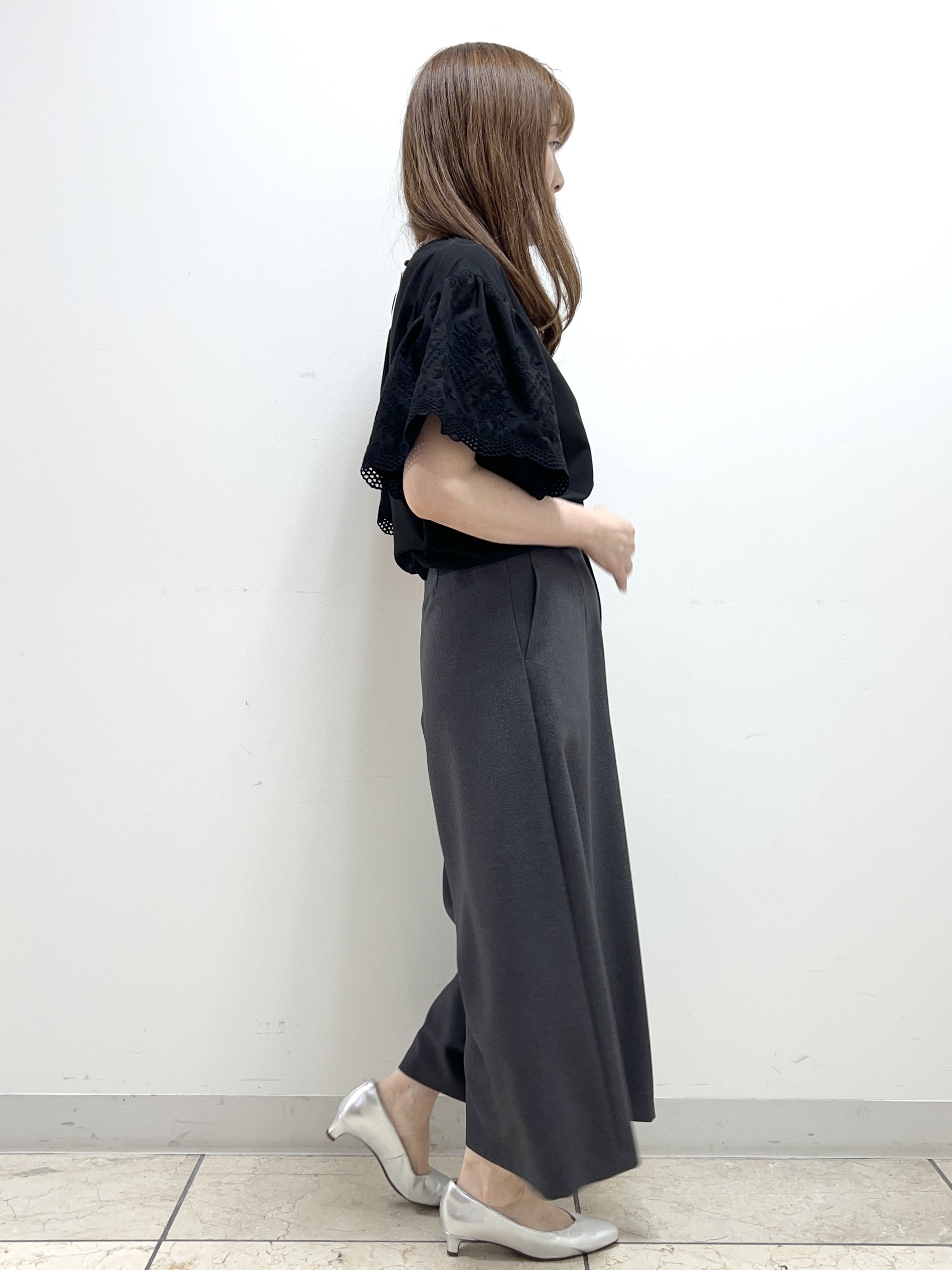 yuさんの「Reflect｜【通勤◎】スカラップレーススリーブ ブラウス」を使ったコーディネート