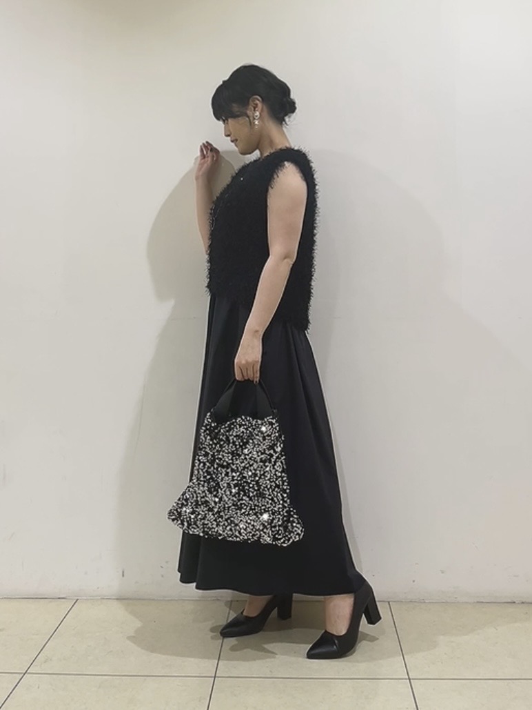 watanabeさんの「UNTITLED｜【洗える】ファンシーヤーンVネックニットベスト」を使ったコーディネート