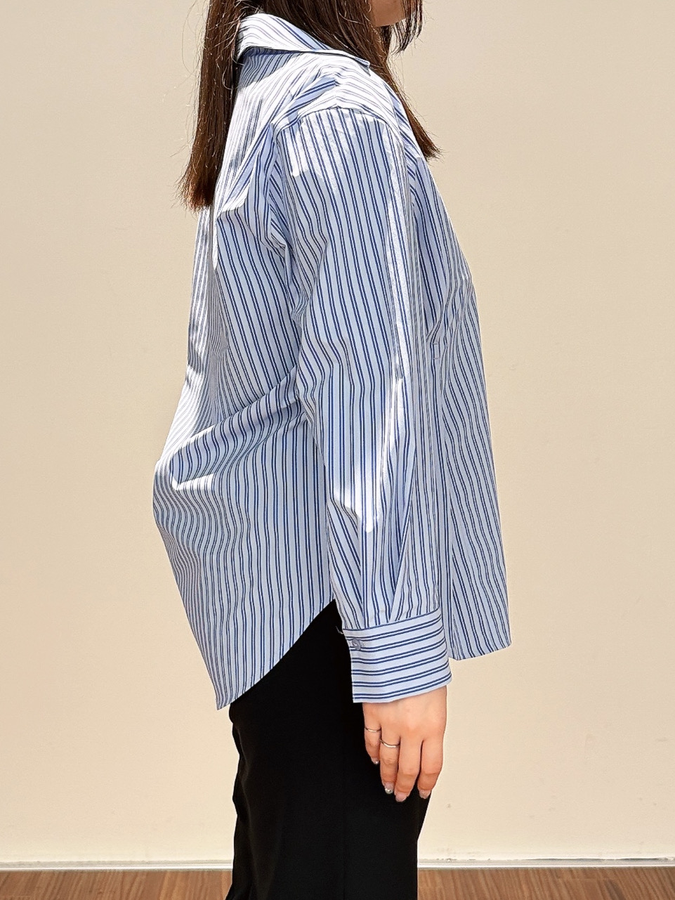 emikaさんの「INDIVI｜【UV／接触冷感／高ストレッチ】フロントタックシャツ」を使ったコーディネート
