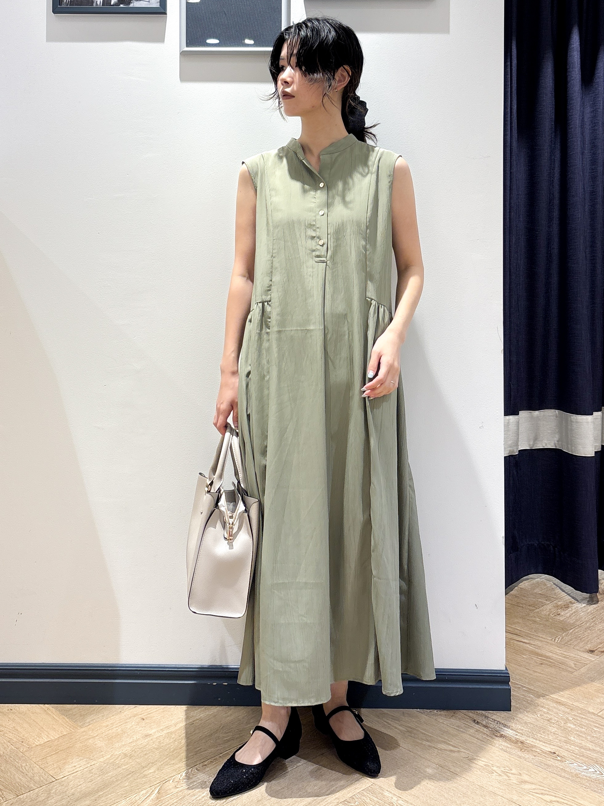 ayakaさんの「grove｜【低身長さんも選べる着丈・洗濯機◎】テントラインワンピース」を使ったコーディネート