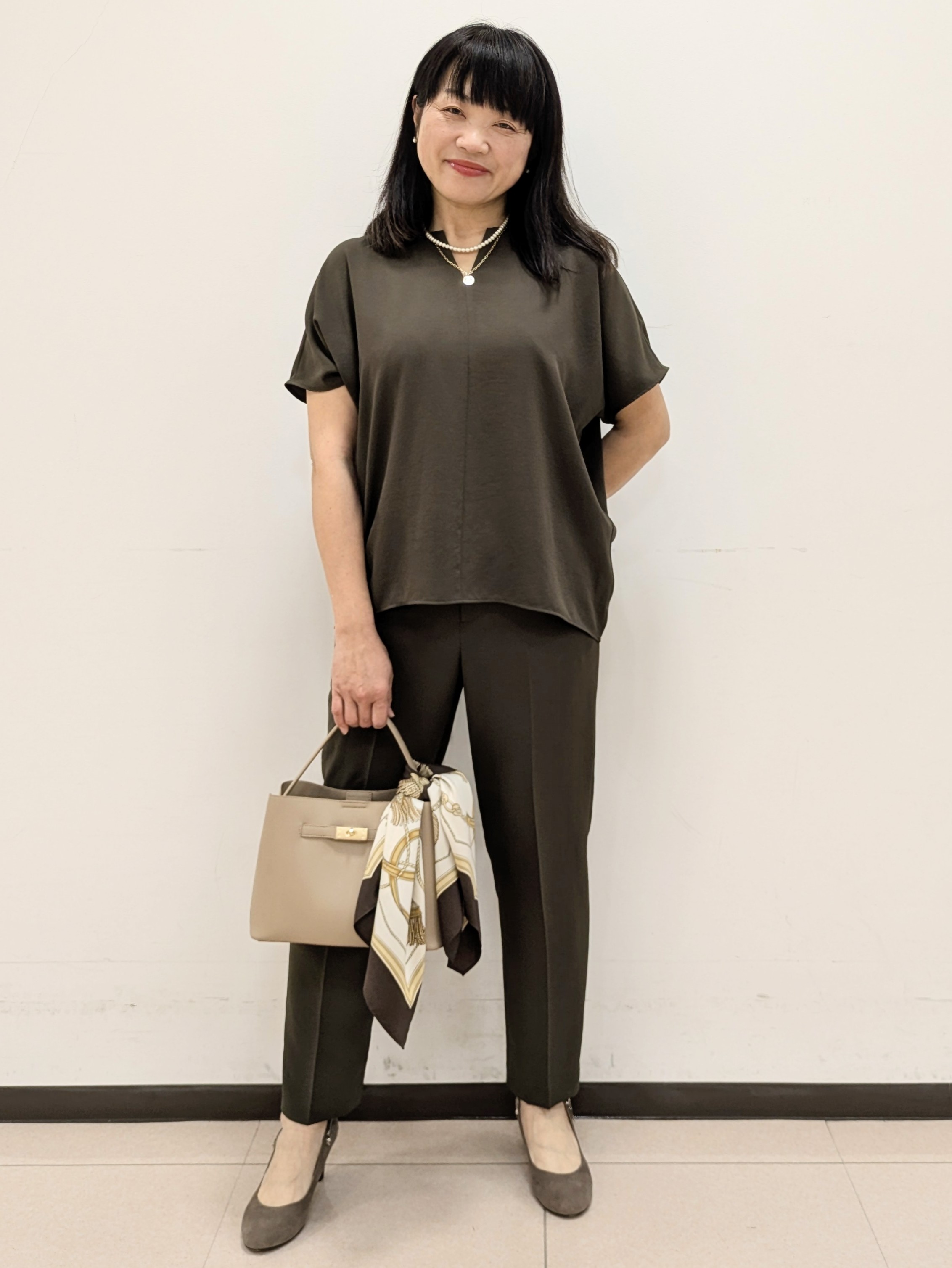 ともさんの「UNTITLED｜【セットアップ可/UVカット/前後2WAY】リラクシーフレンチスリーブブラウス」を使ったコーディネート