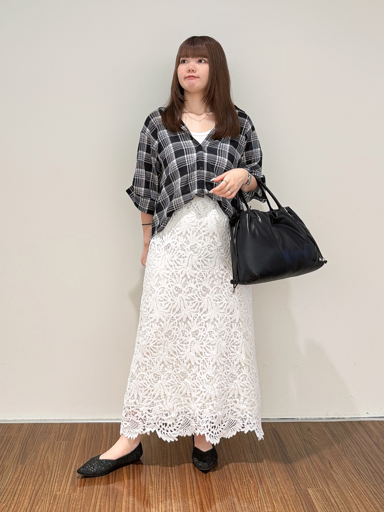 emikaさんの「INDIVI｜【コットン100％／透け感／2WAY】袖アレンジ チェックシャツ」を使ったコーディネート
