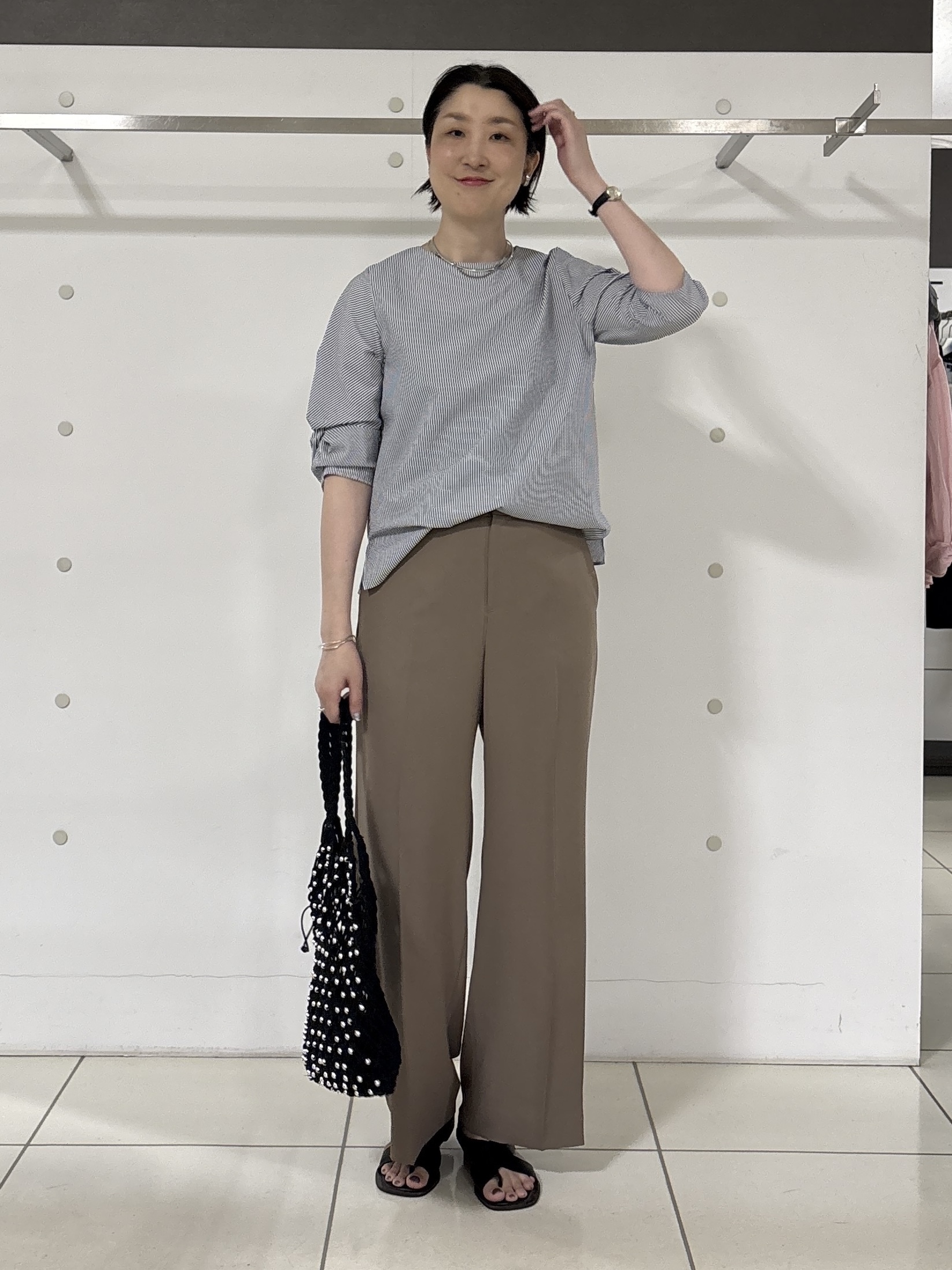 yuriさんの「INDIVI｜【接触冷感/UVケア/着る日傘】ワイドストレートパンツ」を使ったコーディネート