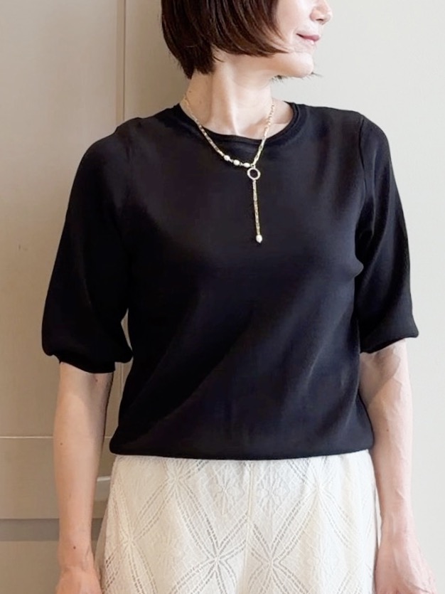 yamakoさんの「grove｜【シリーズ累計36万枚/UVカット・ひんやり・洗濯機OK】やわらかドライタッチ 五分袖クルーネックニ」を使ったコーディネート