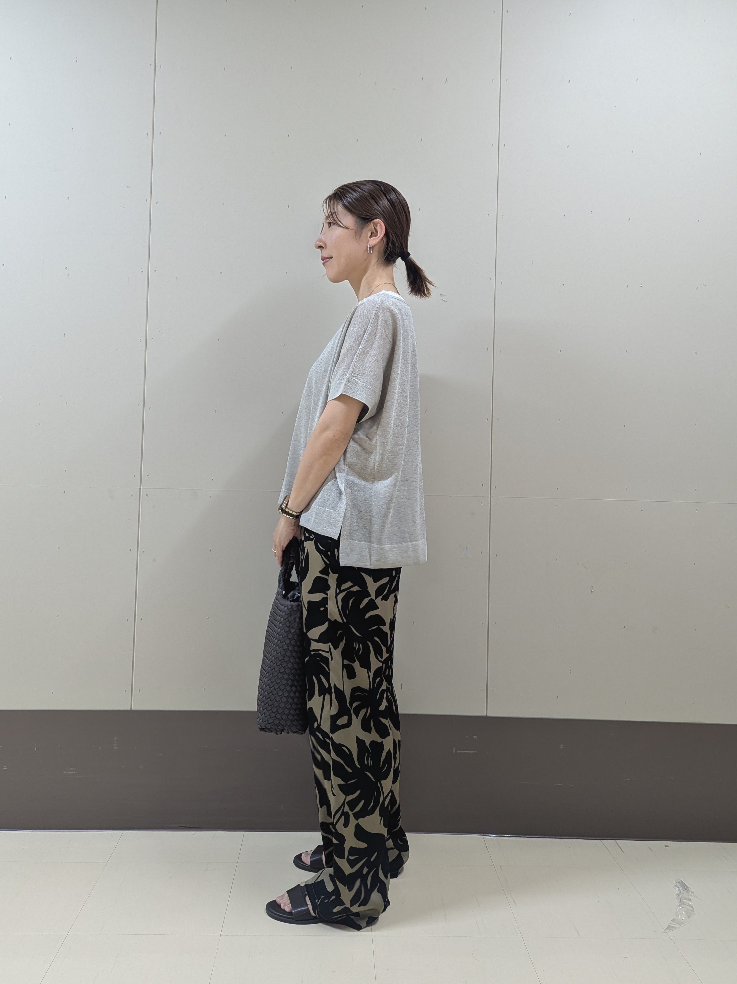 sachiさんの「UNTITLED｜【アンサンブル可/品のある透け感】Tシャツ風ニットトップス」を使ったコーディネート