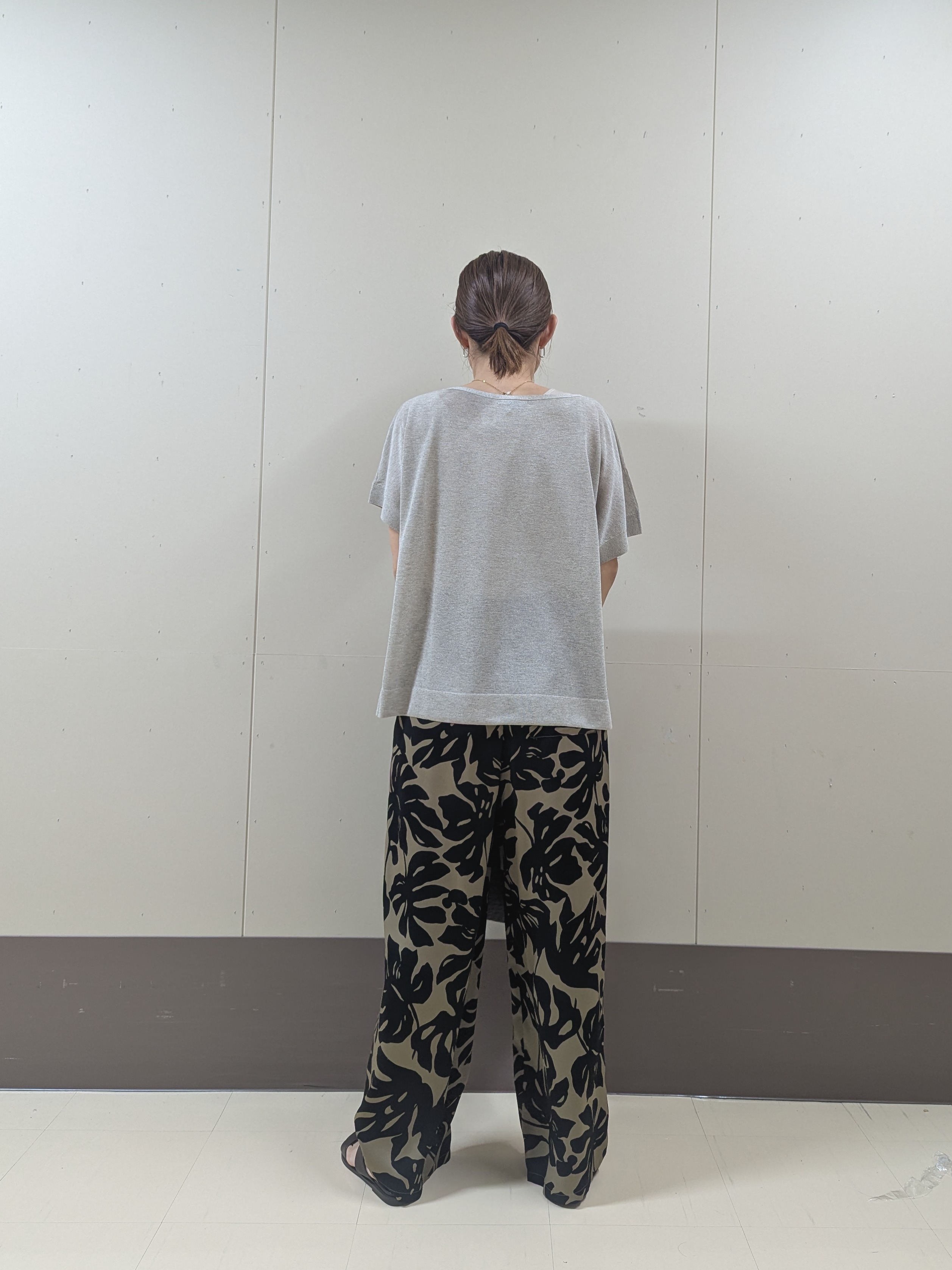 sachiさんの「UNTITLED｜【アンサンブル可/品のある透け感】Tシャツ風ニットトップス」を使ったコーディネート