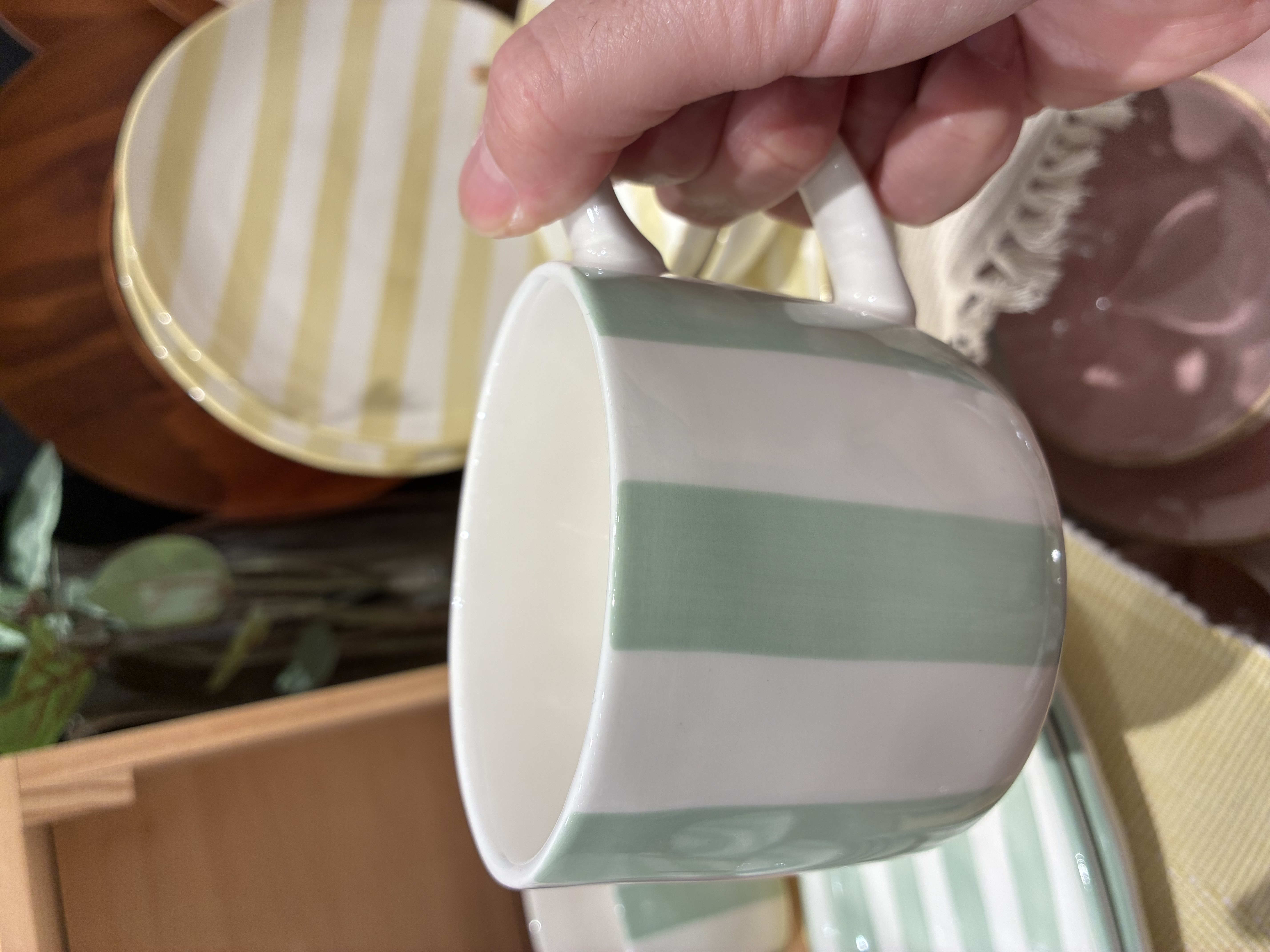 momo.さんの「212 KITCHEN STORE｜ストライプ オーバルプレート GR」を使ったコーディネート