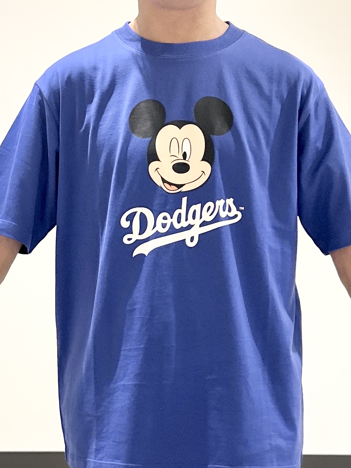 KENJI Iさんの「THE SHOP TK｜【Disney】【MLB】スペシャルデザイン半袖Tシャツ」を使ったコーディネート