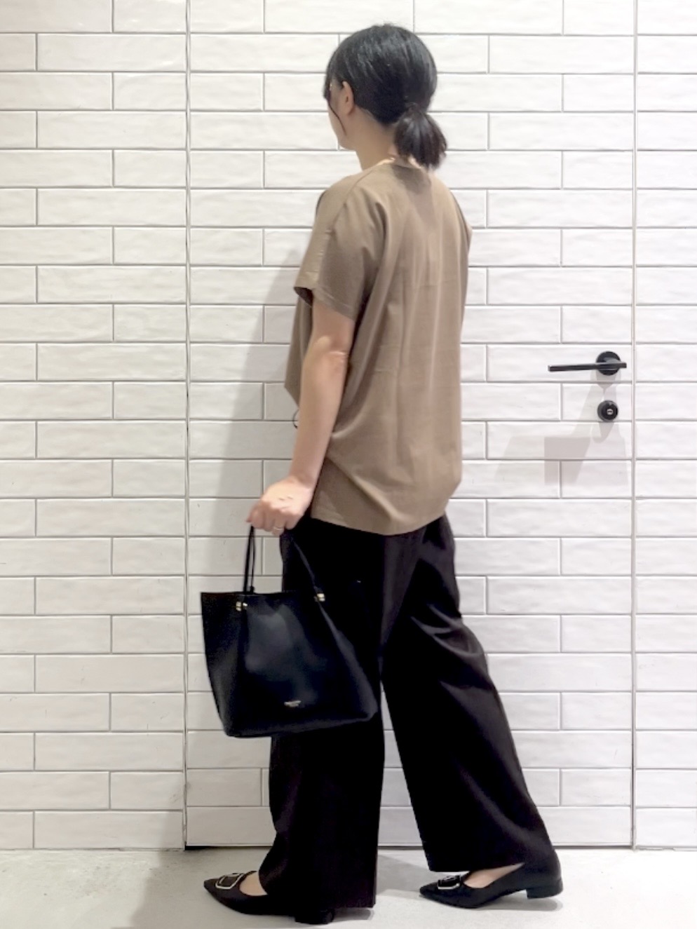 しおりさんの「OPAQUE.CLIP｜フォトプリントTシャツ【洗濯機OK】」を使ったコーディネート