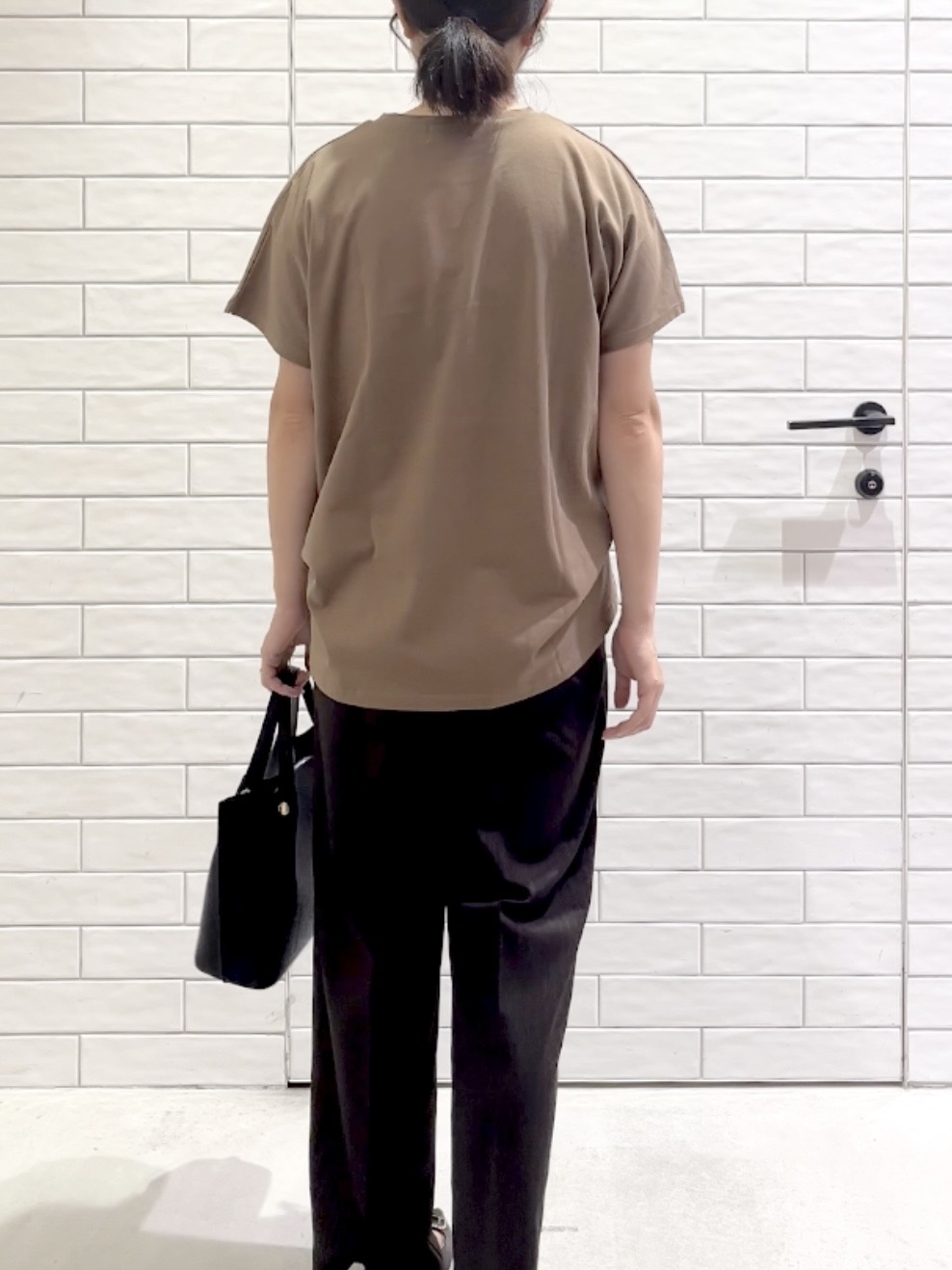 しおりさんの「OPAQUE.CLIP｜フォトプリントTシャツ【洗濯機OK】」を使ったコーディネート