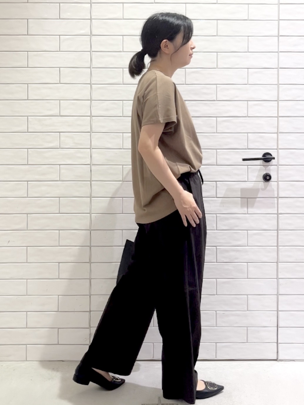 しおりさんの「OPAQUE.CLIP｜フォトプリントTシャツ【洗濯機OK】」を使ったコーディネート