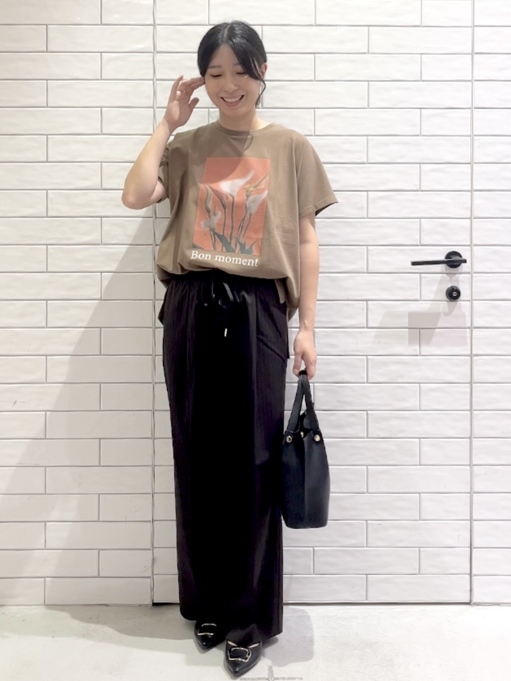 しおりさんの「OPAQUE.CLIP｜フォトプリントTシャツ【洗濯機OK】」を使ったコーディネート