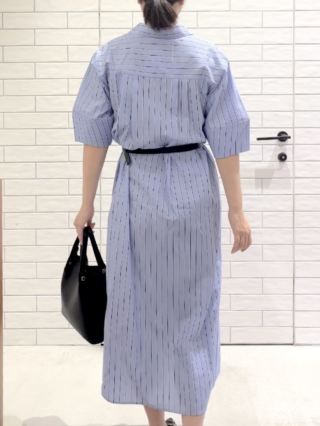 しおりさんの「OPAQUE.CLIP｜スキッパーシャツワンピース【洗濯機OK】」を使ったコーディネート