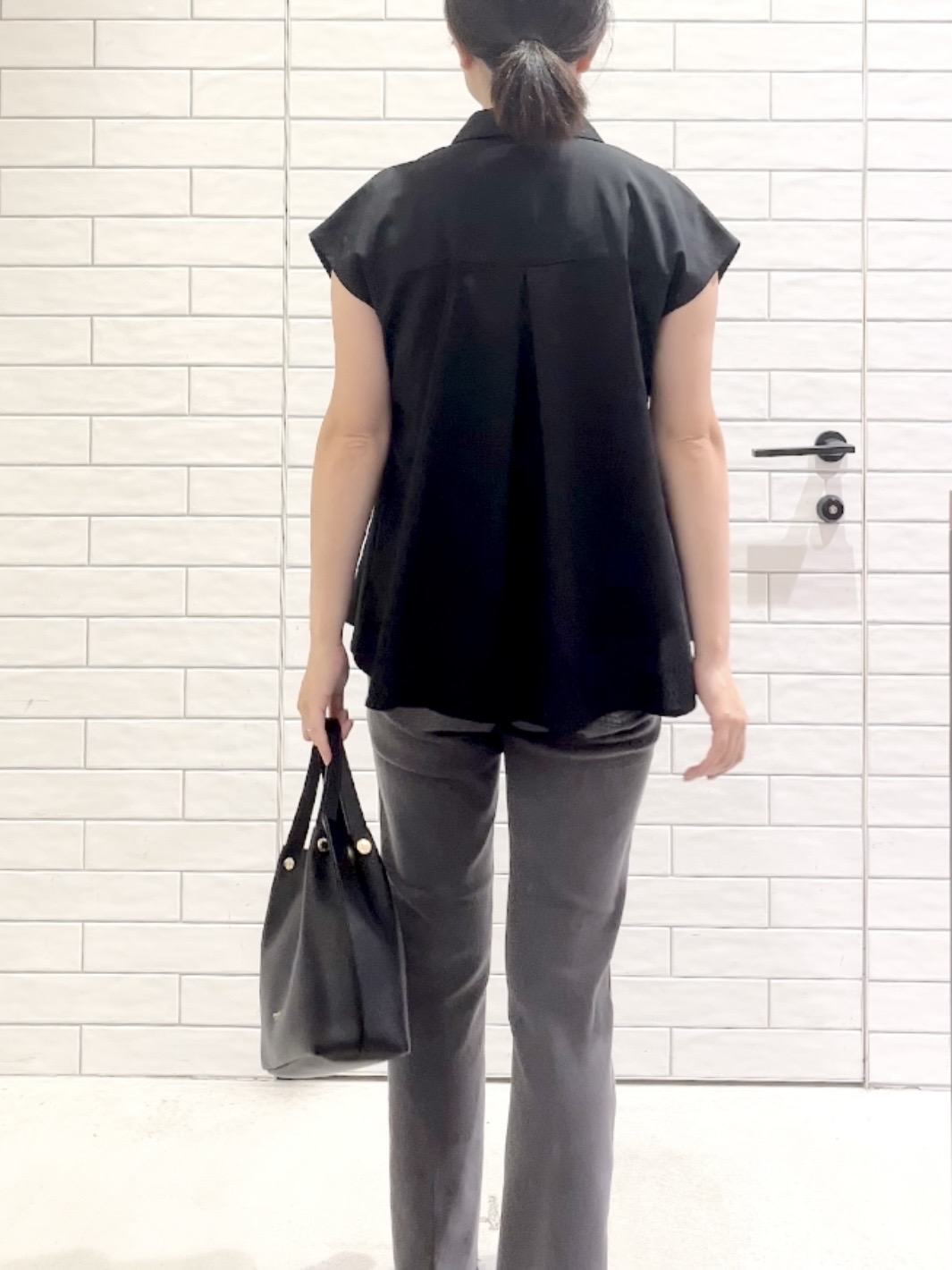しおりさんの「OPAQUE.CLIP｜タックペプラムブラウス【洗濯機OK】」を使ったコーディネート