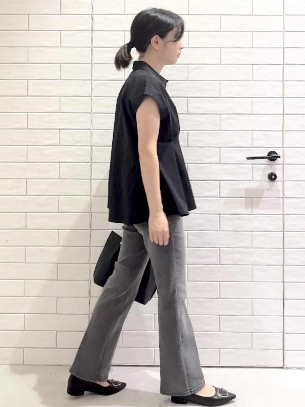 しおりさんの「OPAQUE.CLIP｜タックペプラムブラウス【洗濯機OK】」を使ったコーディネート