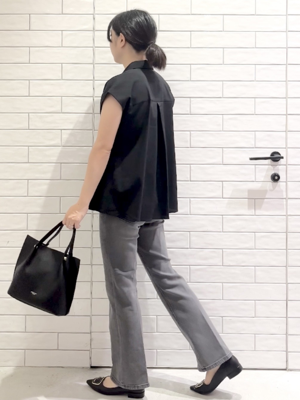 しおりさんの「OPAQUE.CLIP｜タックペプラムブラウス【洗濯機OK】」を使ったコーディネート