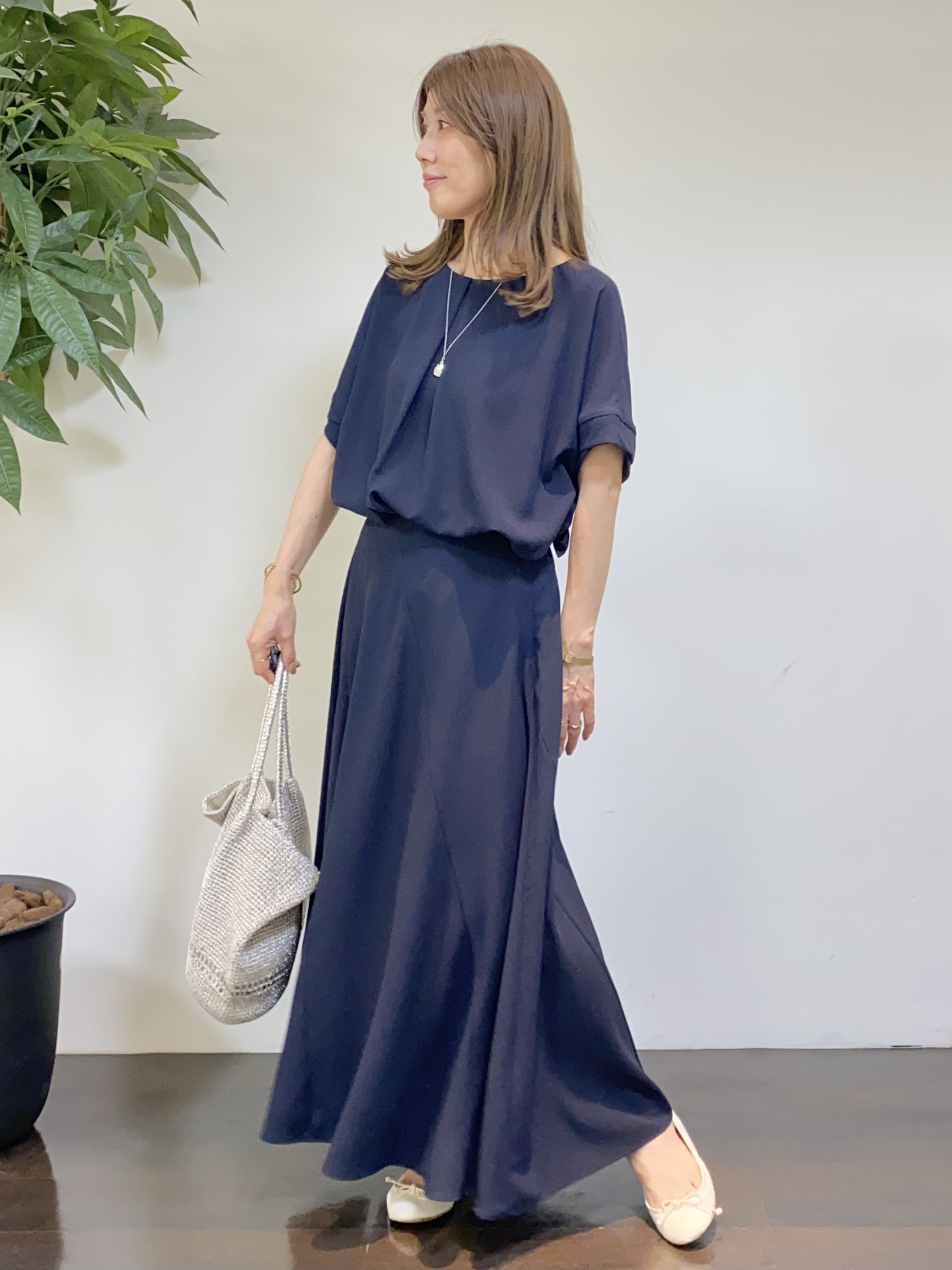 tomoさんの「UNTITLED｜【セットアップ可/UVカット/前後2WAY】リラクシーフレンチスリーブブラウス」を使ったコーディネート