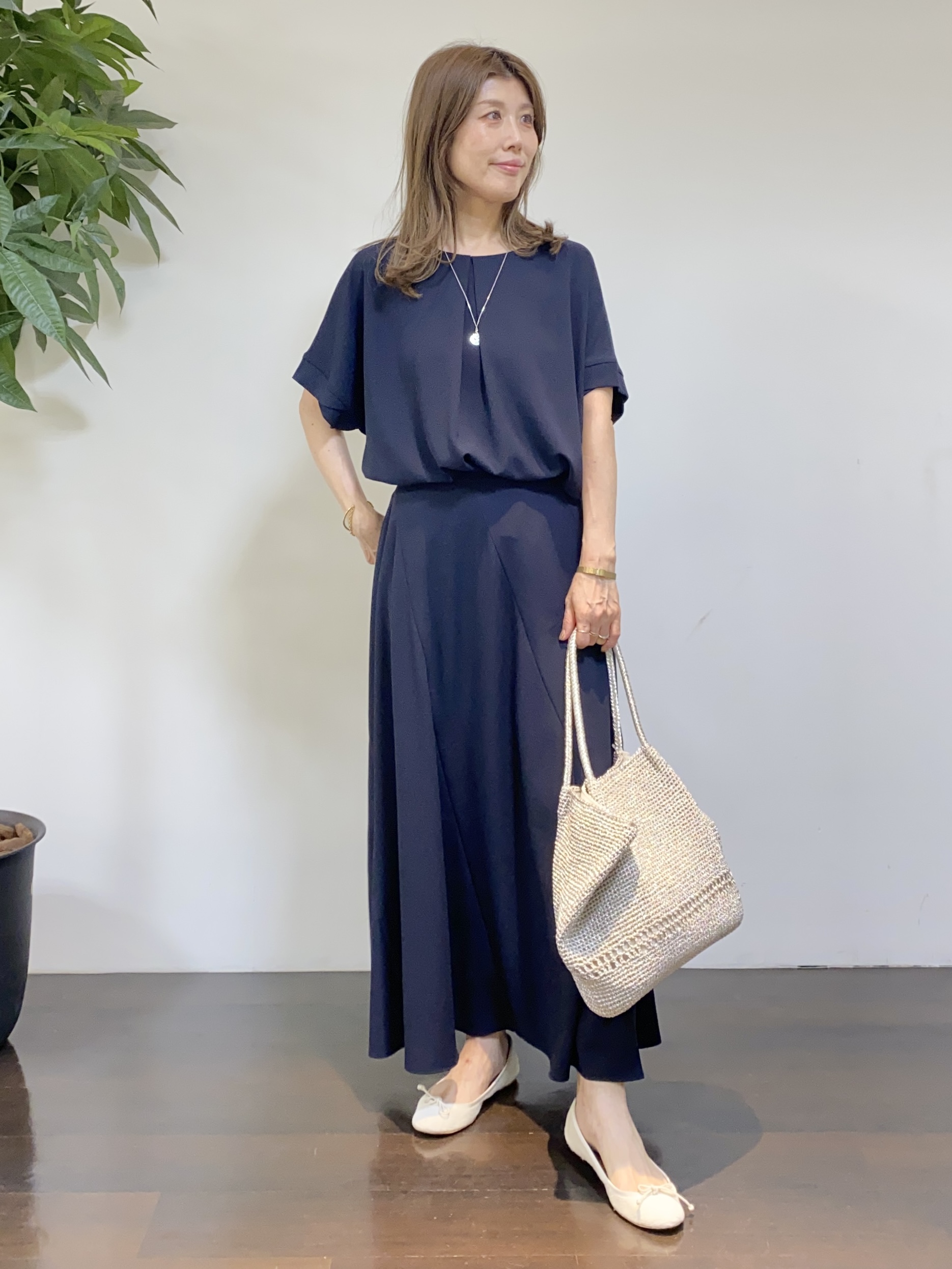 tomoさんの「UNTITLED｜【セットアップ可/UVカット/前後2WAY】リラクシーフレンチスリーブブラウス」を使ったコーディネート