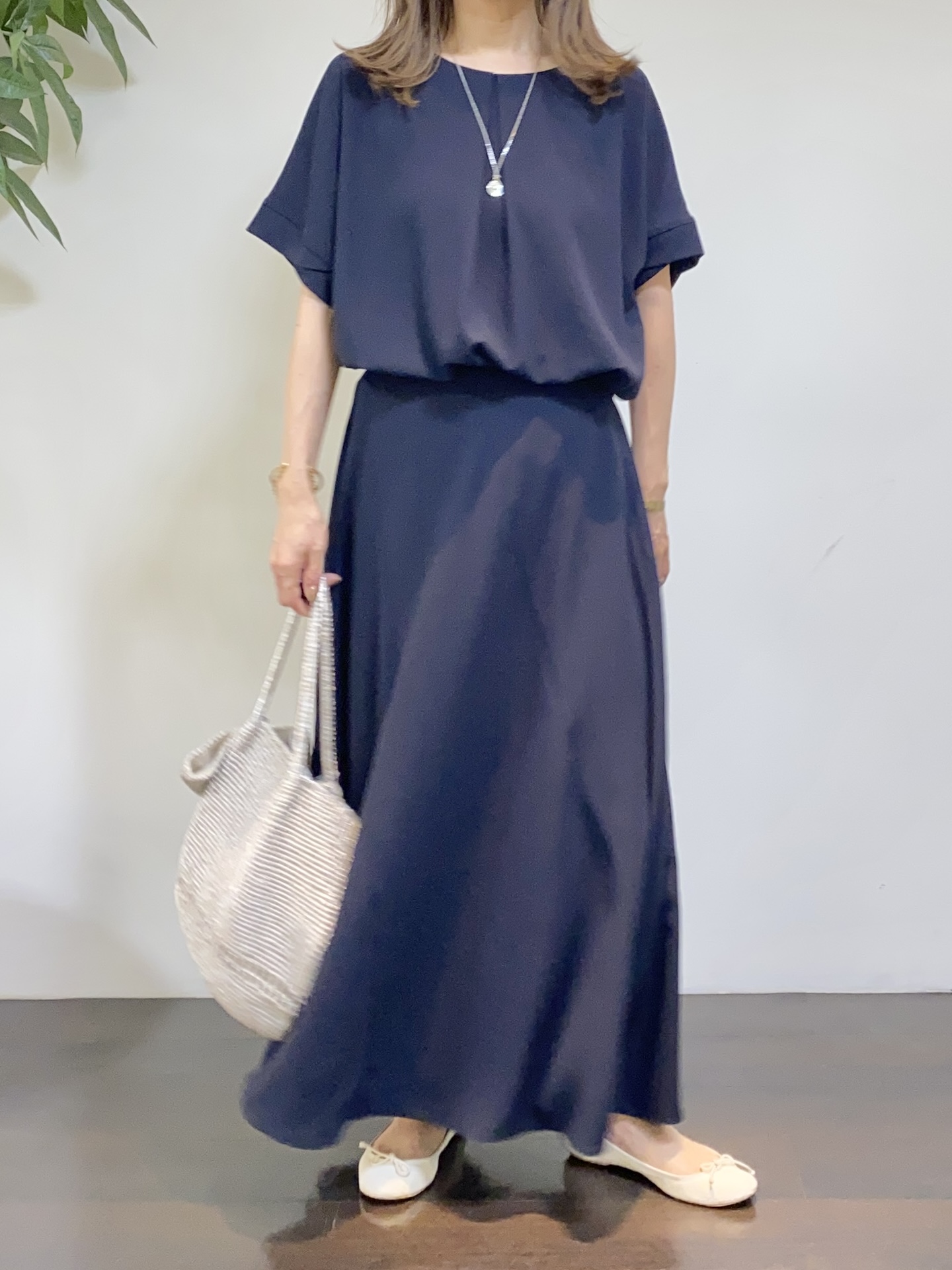 tomoさんの「UNTITLED｜【セットアップ可/UVカット/前後2WAY】リラクシーフレンチスリーブブラウス」を使ったコーディネート