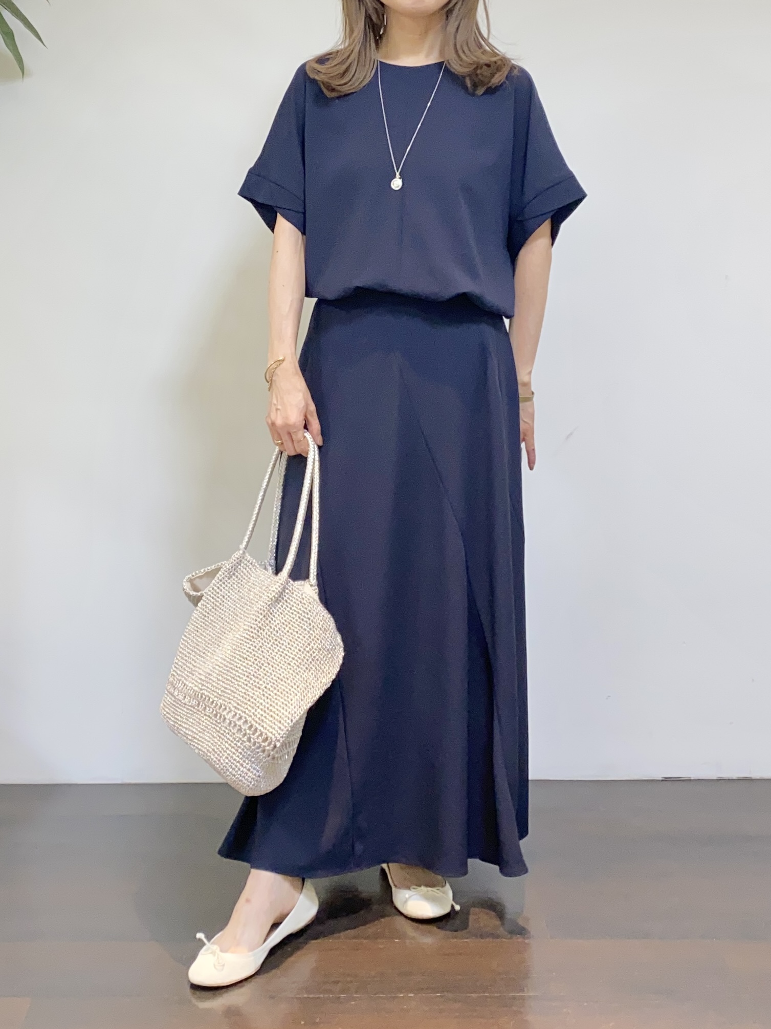 tomoさんの「UNTITLED｜【セットアップ可/UVカット/前後2WAY】リラクシーフレンチスリーブブラウス」を使ったコーディネート
