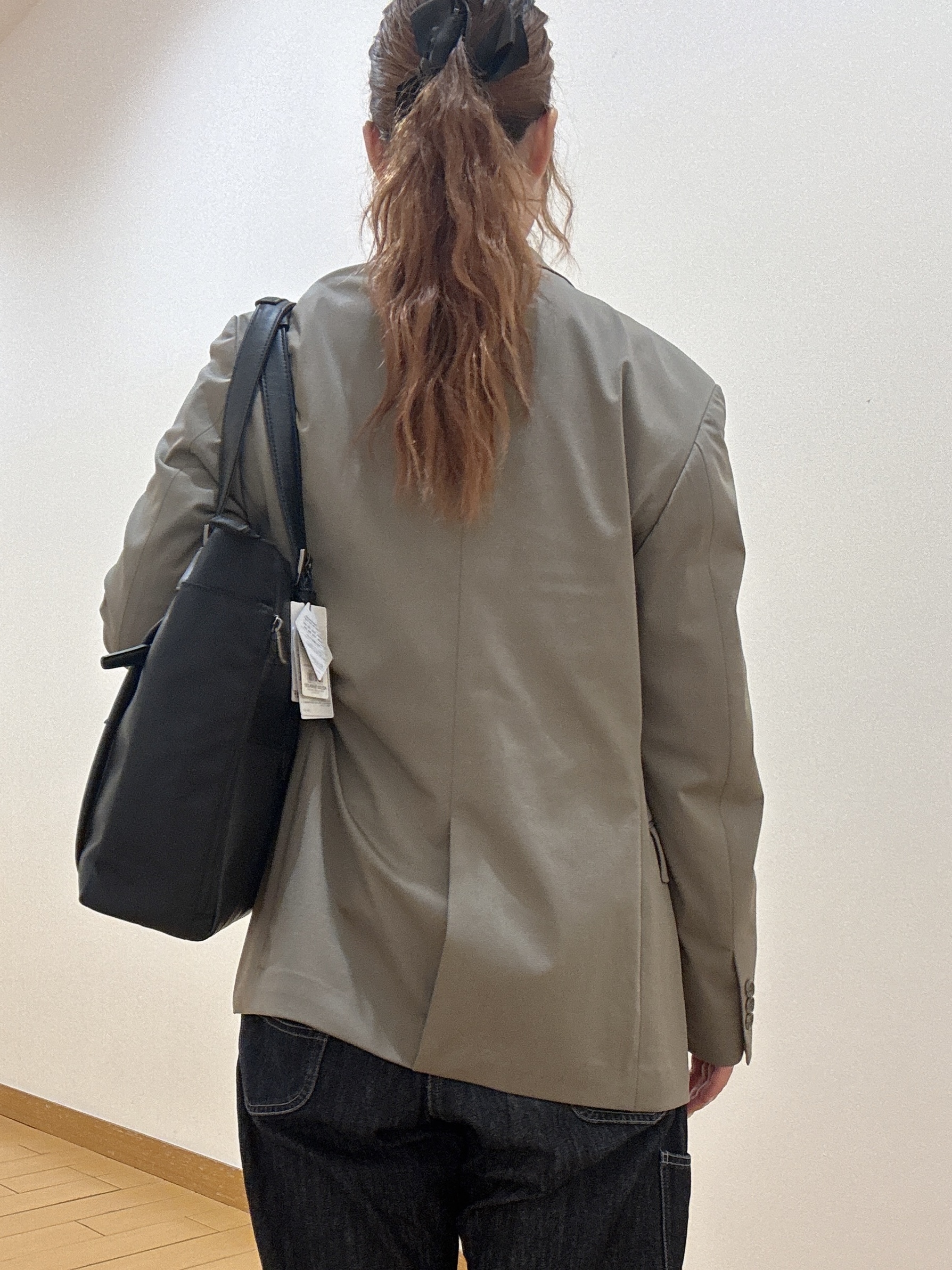 ヒナさんの「TAKEO KIKUCHI｜【汗染み軽減/接触冷感】フェイクレイヤード ワンポイント刺繍Ｔシャツ」を使ったコーディネート