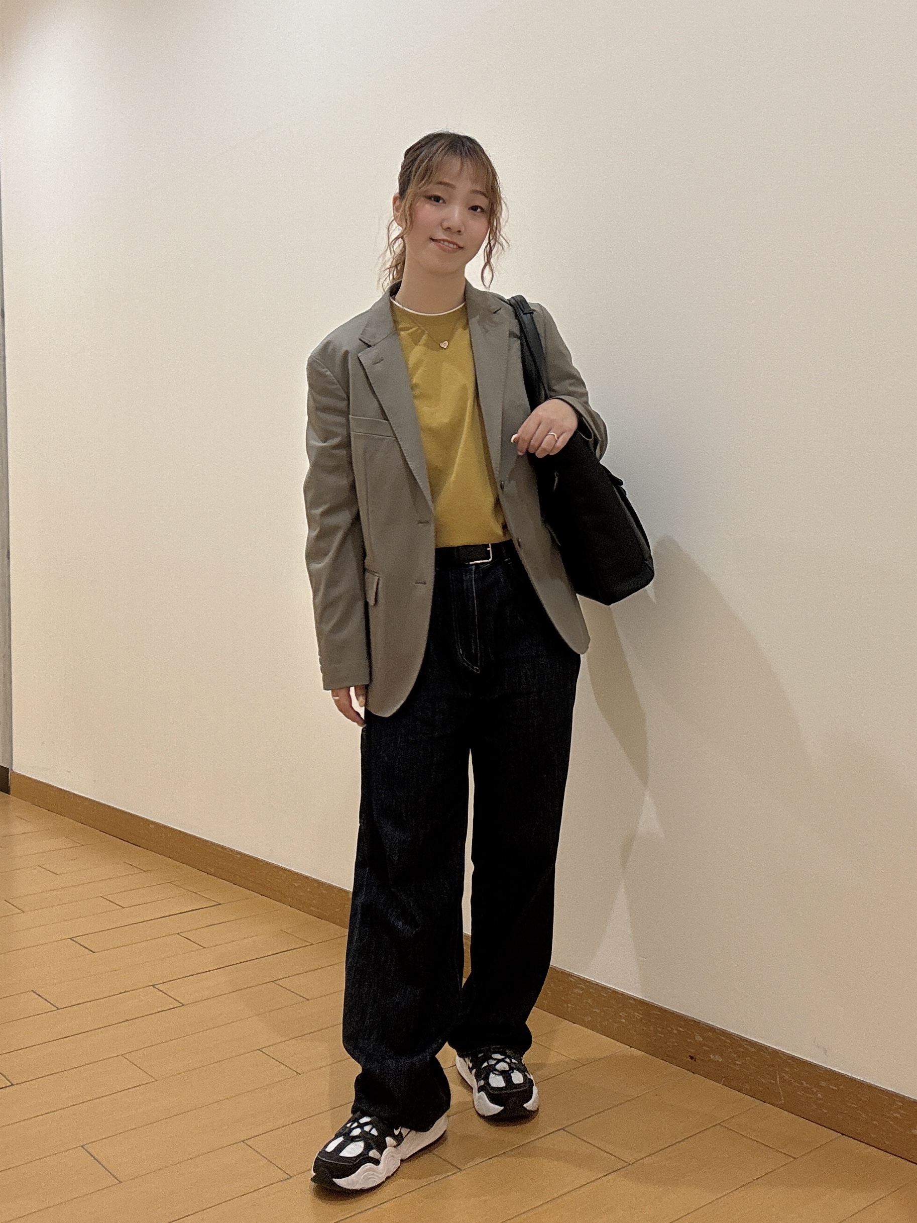 ヒナさんの「TAKEO KIKUCHI｜【汗染み軽減/接触冷感】フェイクレイヤード ワンポイント刺繍Ｔシャツ」を使ったコーディネート