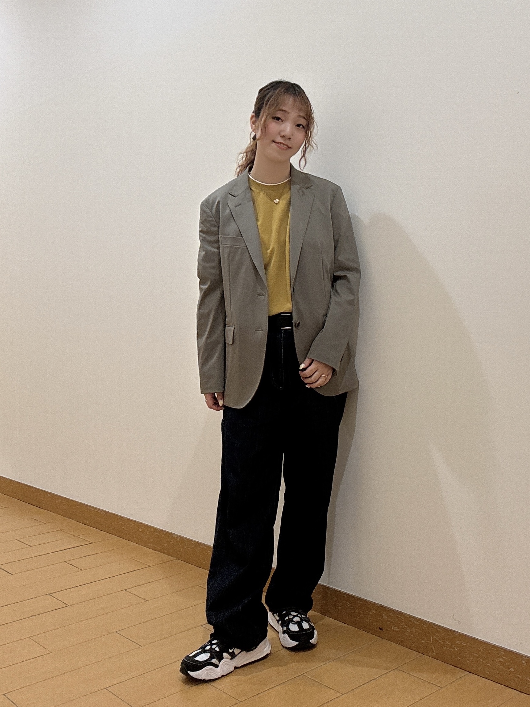 ヒナさんの「TAKEO KIKUCHI｜【汗染み軽減/接触冷感】フェイクレイヤード ワンポイント刺繍Ｔシャツ」を使ったコーディネート