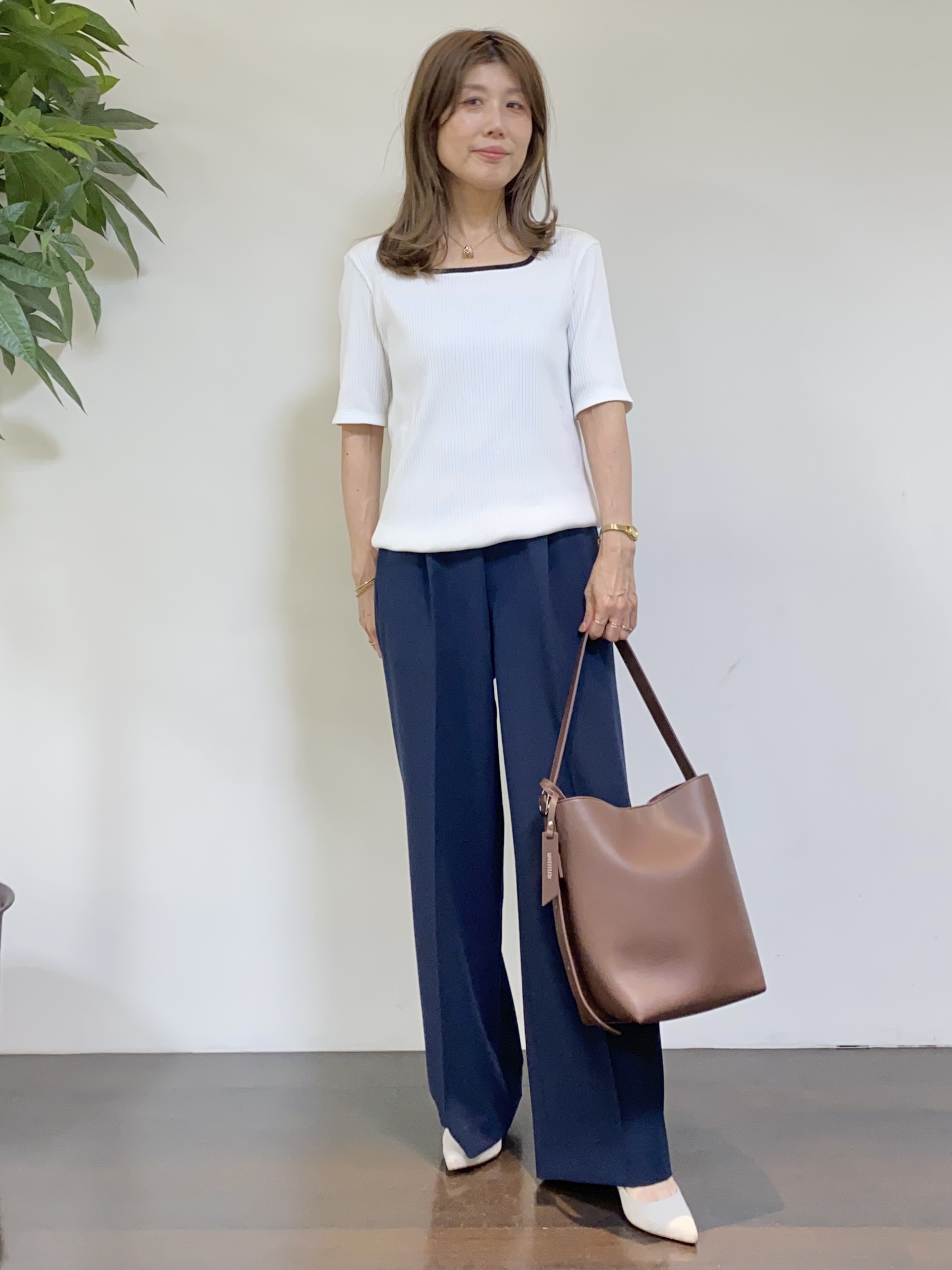 tomoさんの「UNTITLED｜【秋の通勤羽織/セットアップ可/UVカット】エアリークール半袖ジャケット」を使ったコーディネート