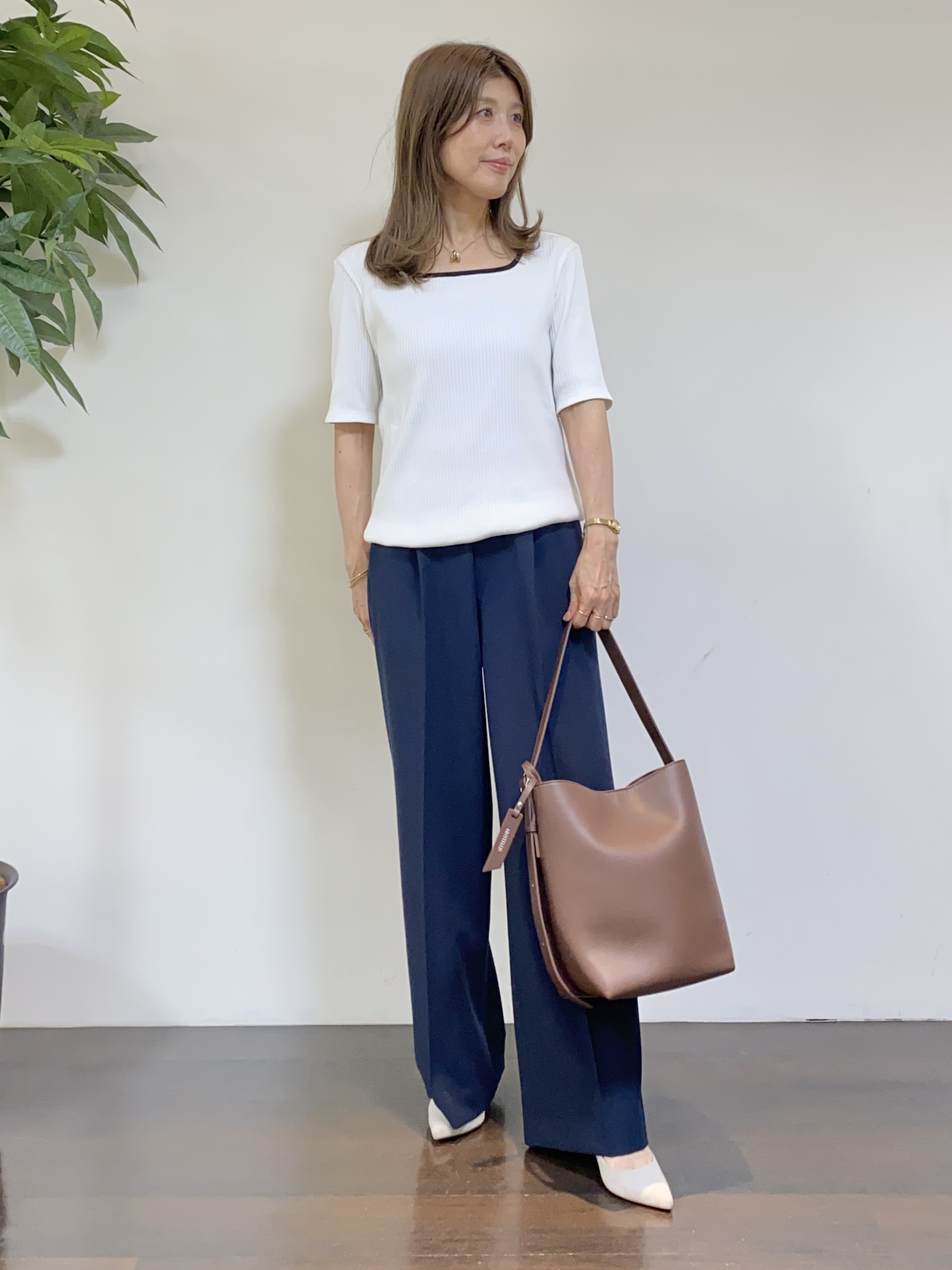 tomoさんの「UNTITLED｜【秋の通勤羽織/セットアップ可/UVカット】エアリークール半袖ジャケット」を使ったコーディネート