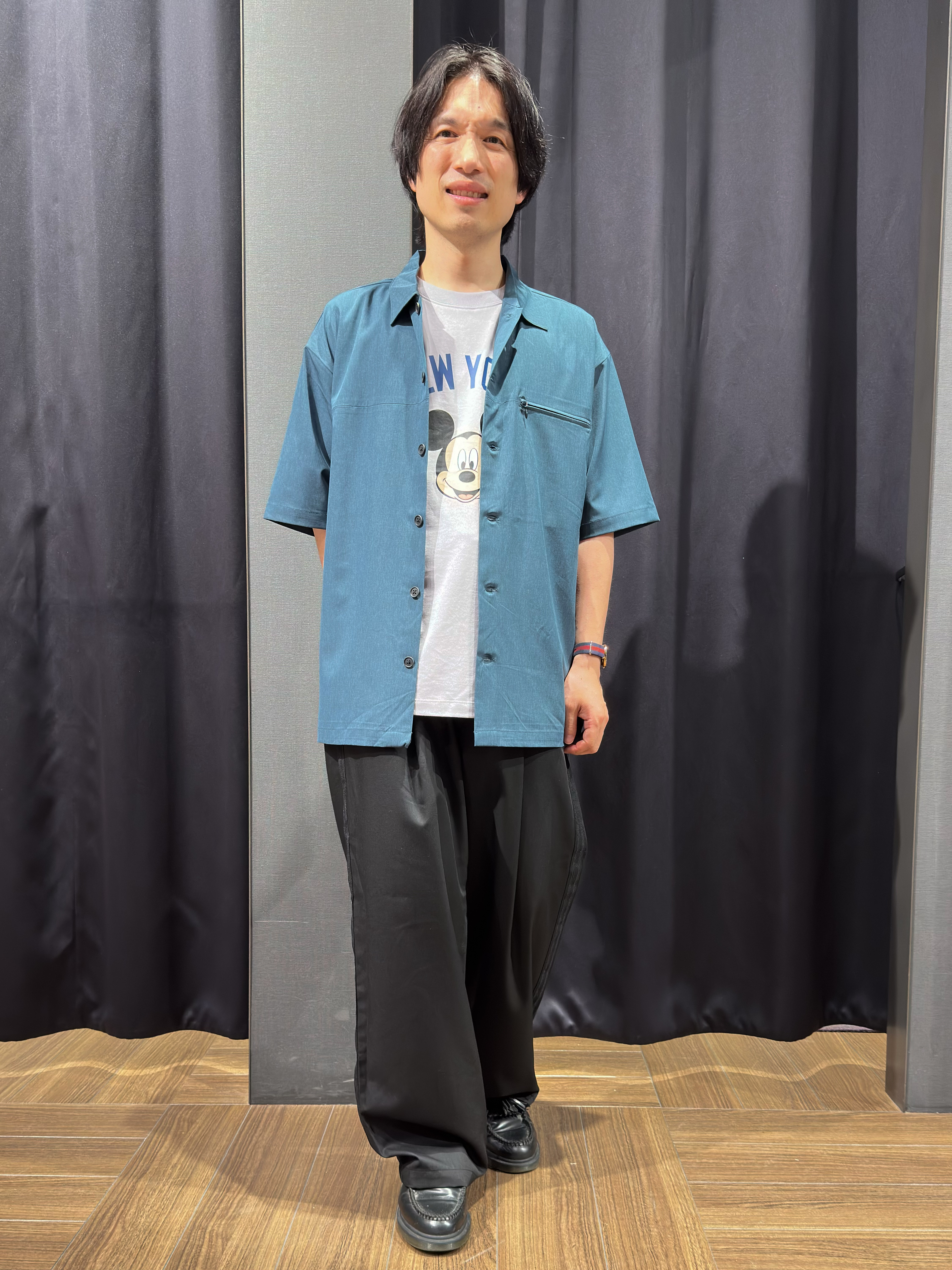 tomoyaさんの「THE SHOP TK｜【吸水速乾／接触冷感／防シワ／マシンウォッシャブル】ハイドロクール 半袖シャツ」を使ったコーディネート