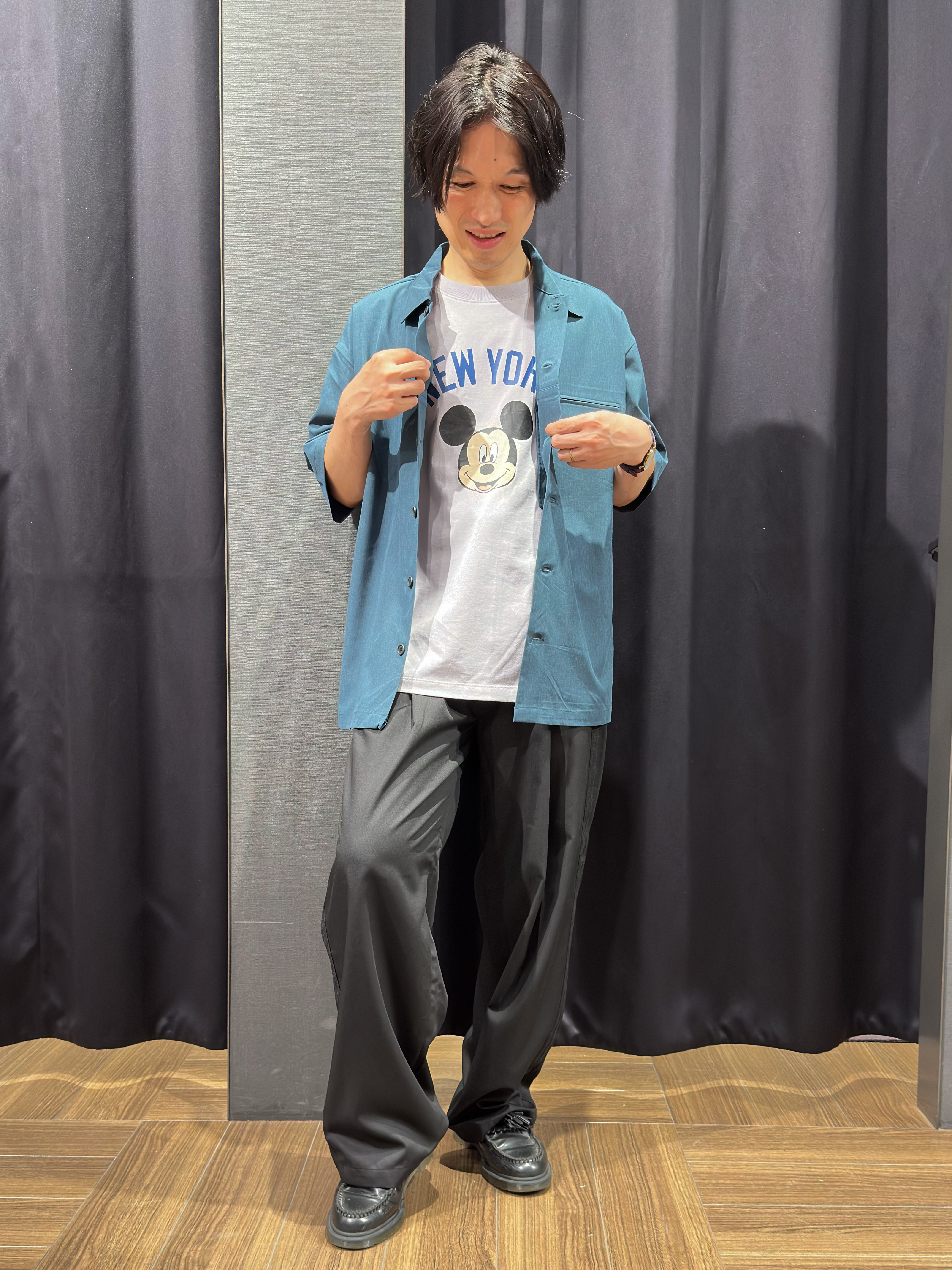 tomoyaさんの「THE SHOP TK｜【吸水速乾／接触冷感／防シワ／マシンウォッシャブル】ハイドロクール 半袖シャツ」を使ったコーディネート