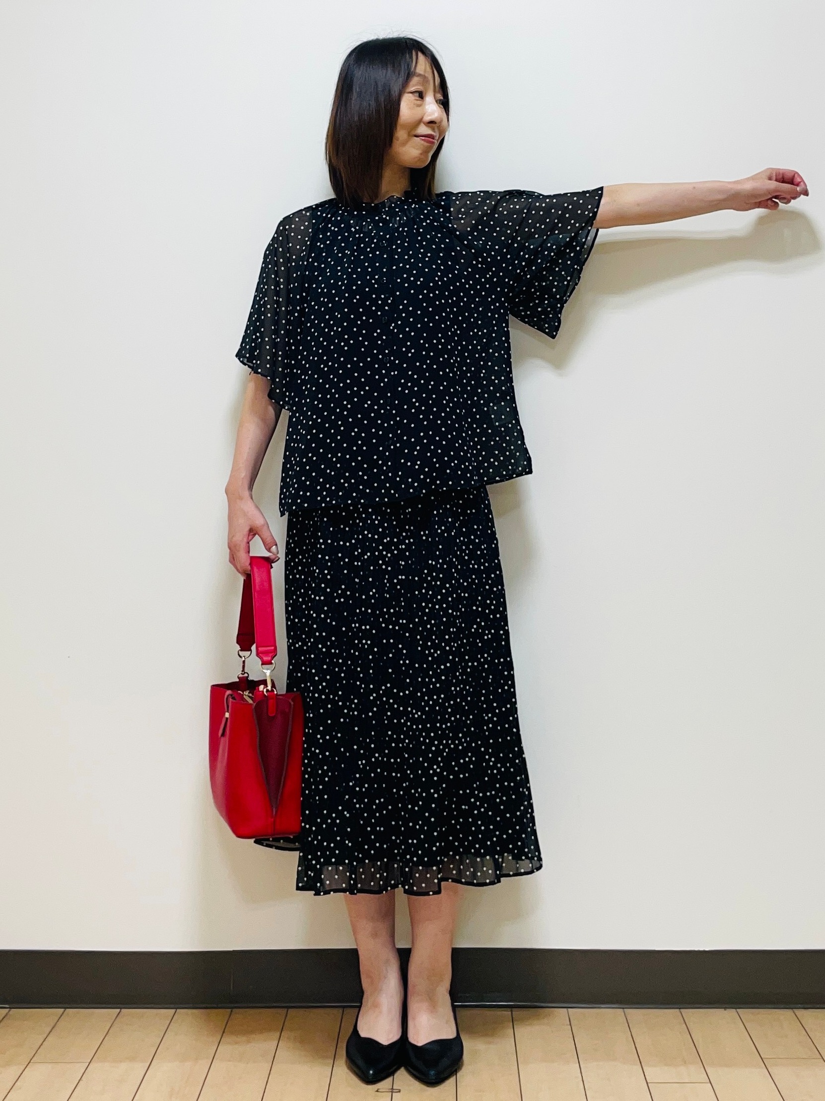 Riiさんの「Reflect｜【セットアップ／手洗い可】ドット柄シアーブラウス」を使ったコーディネート