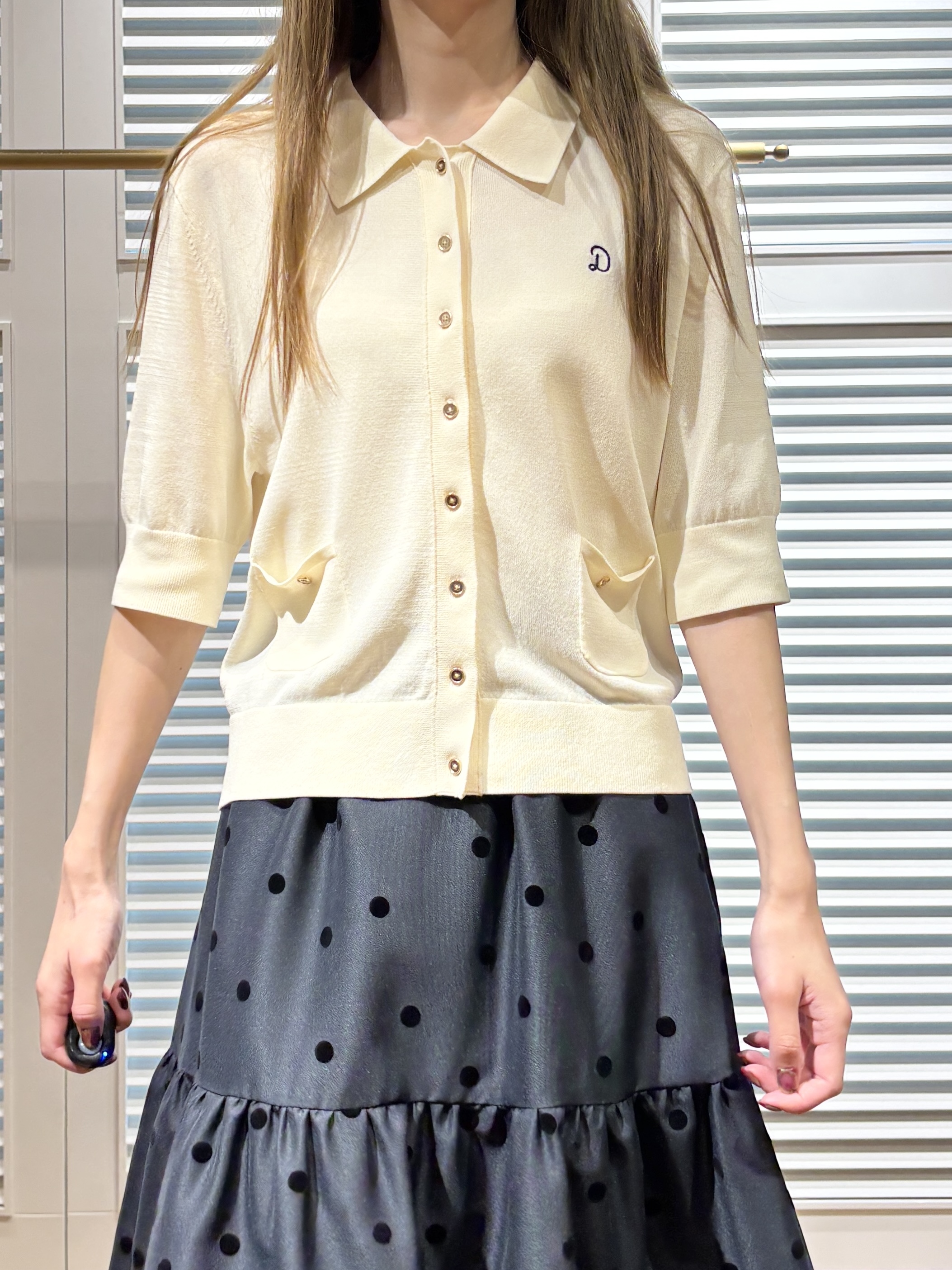 清水夏姫さんの「DRESSTERIOR｜フロッキードットスカート」を使ったコーディネート