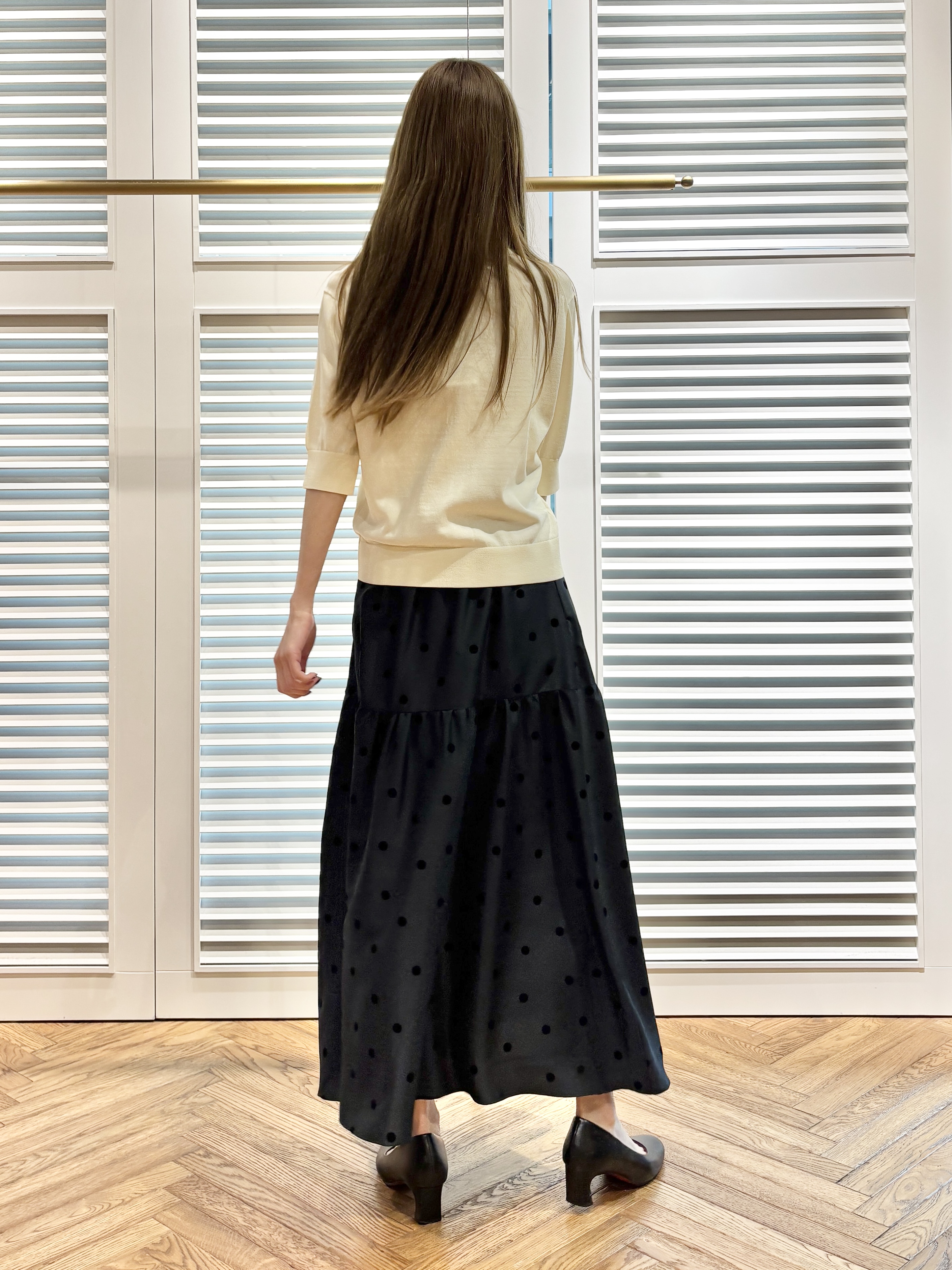 清水夏姫さんの「DRESSTERIOR｜フロッキードットスカート」を使ったコーディネート